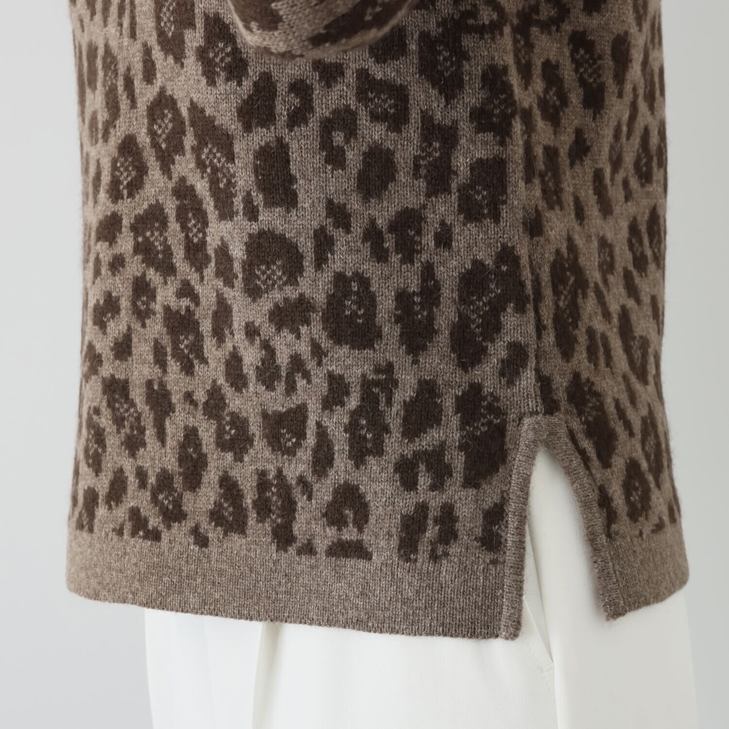 ネイチャーズ 無染色ヤク レオパード柄 プルオーバー