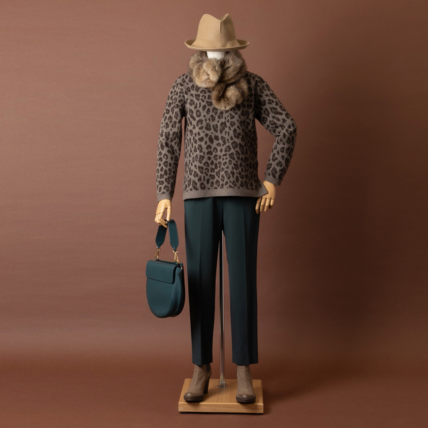 ネイチャーズ 無染色ヤク レオパード柄 プルオーバー