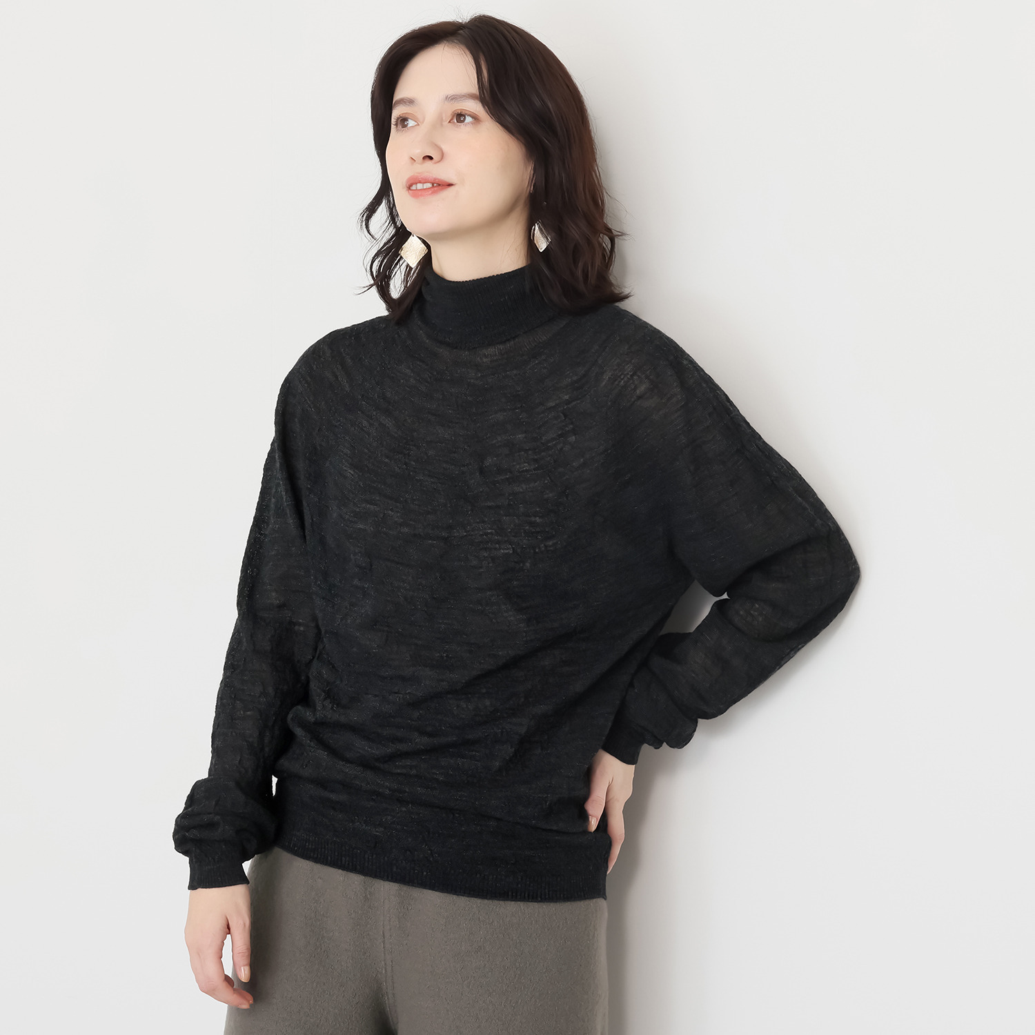 イイネス ウール タートルネック プルオーバー