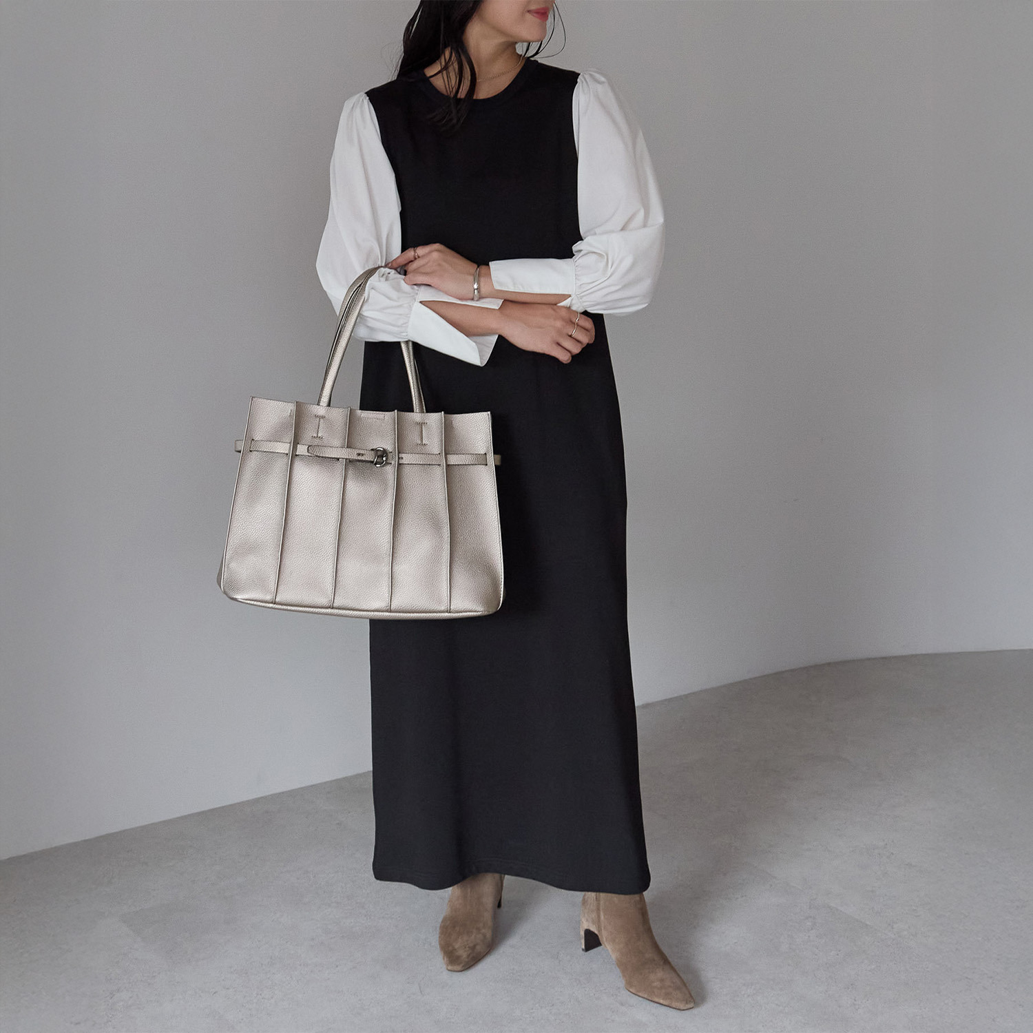 グッシオイタリー 軽量プリーツデザイン ベルトモティーフ トートバッグ