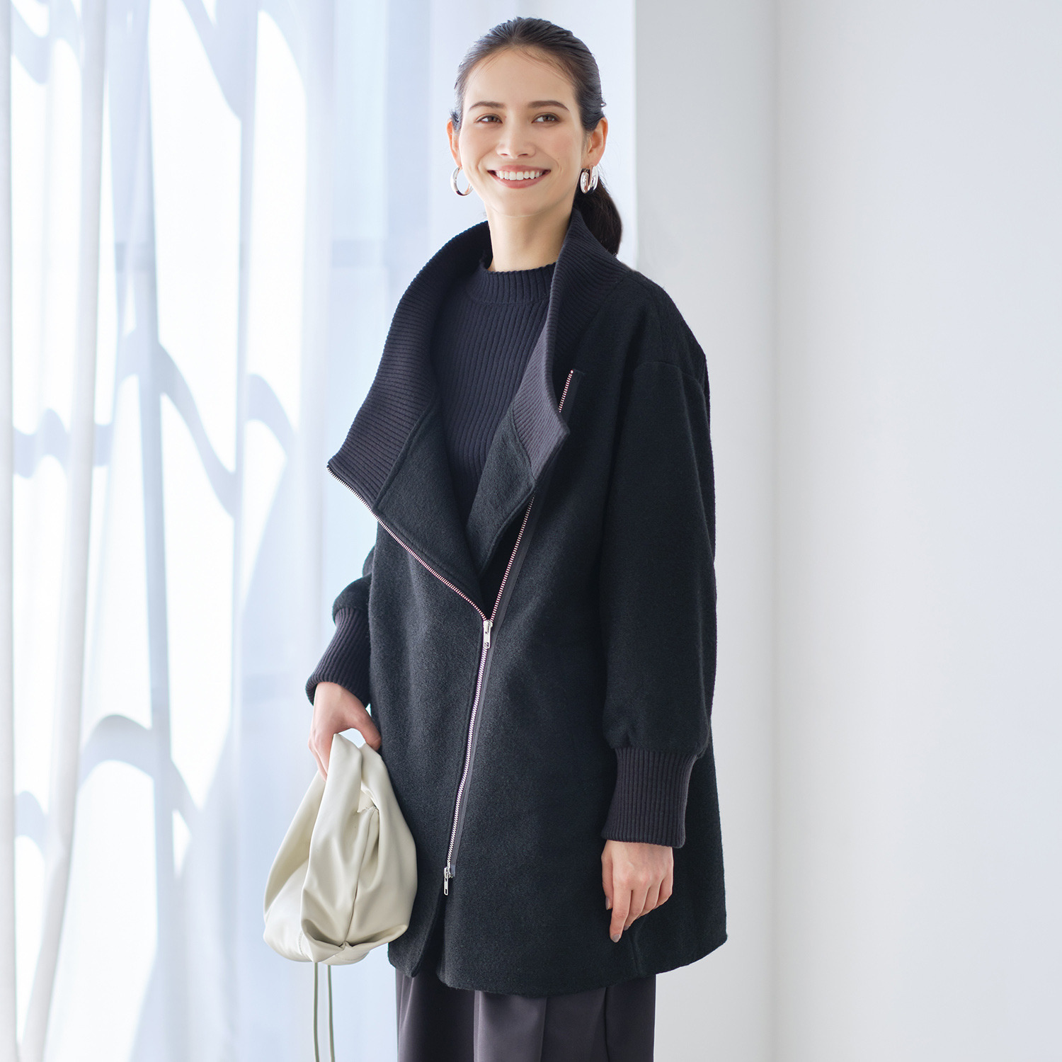 コモエリークローゼット 異素材＆ アシメジップが光るコート