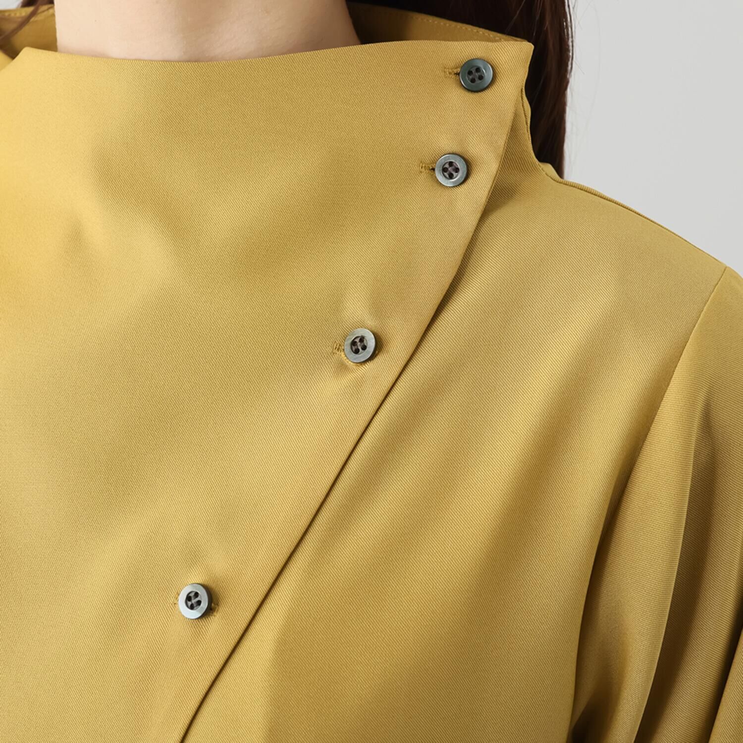 コモエリークローゼット アシメボタンが映える ブラウス