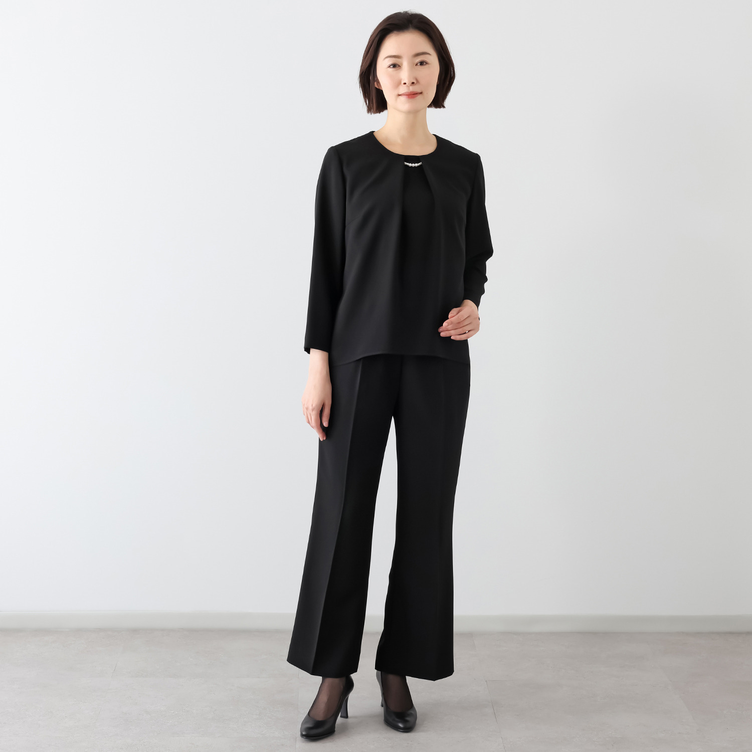 ニュイ ブラックフォーマル 洗濯機で洗える パールビジュウ付ブラウス