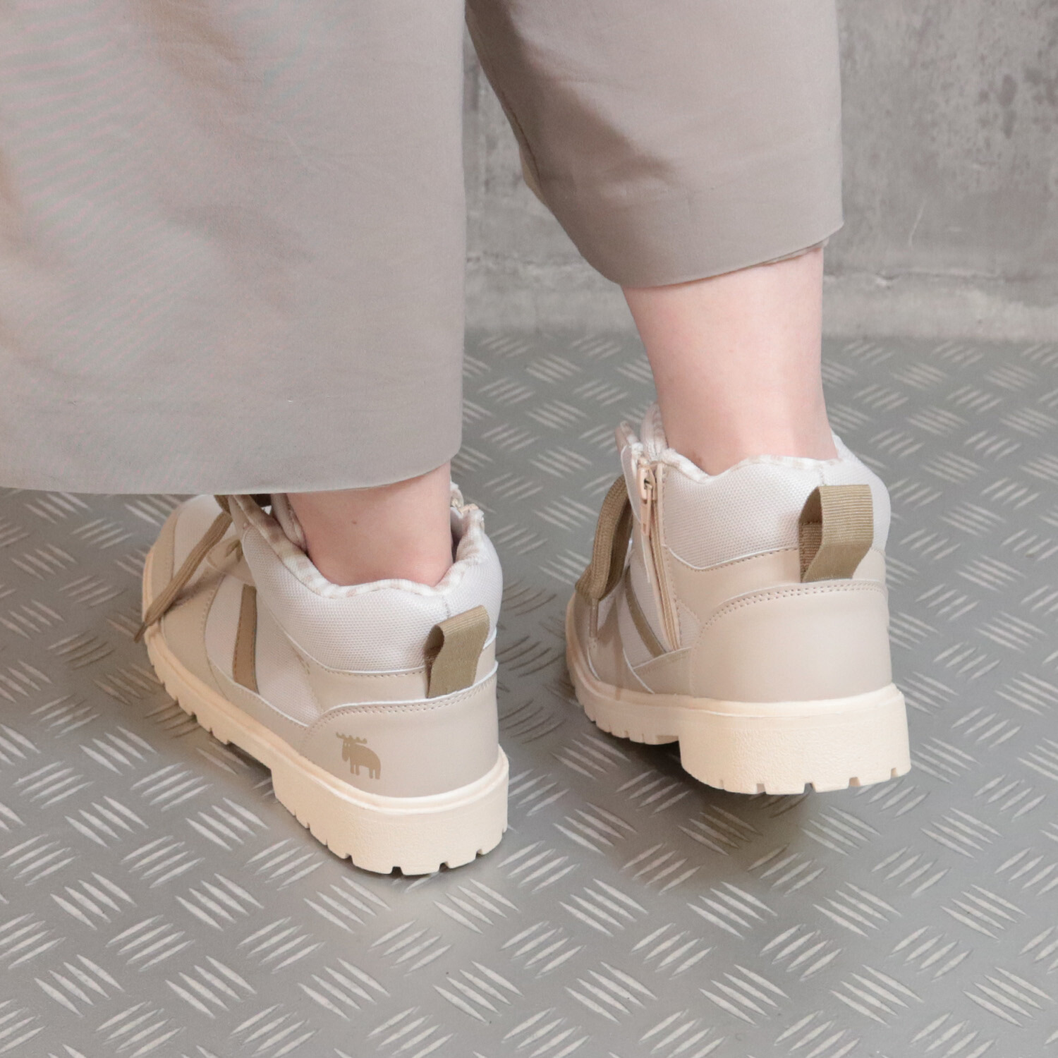 モズ 防水・はっ水・軽量 ファスナー付スニーカー