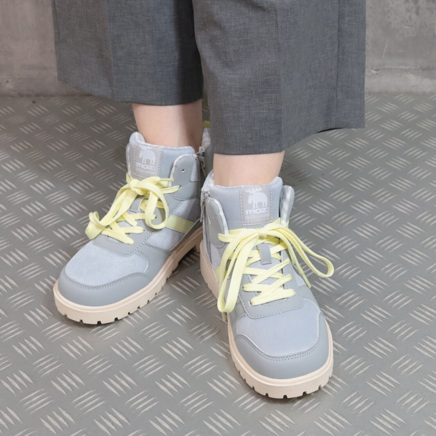 モズ 防水・はっ水・軽量 ファスナー付スニーカー