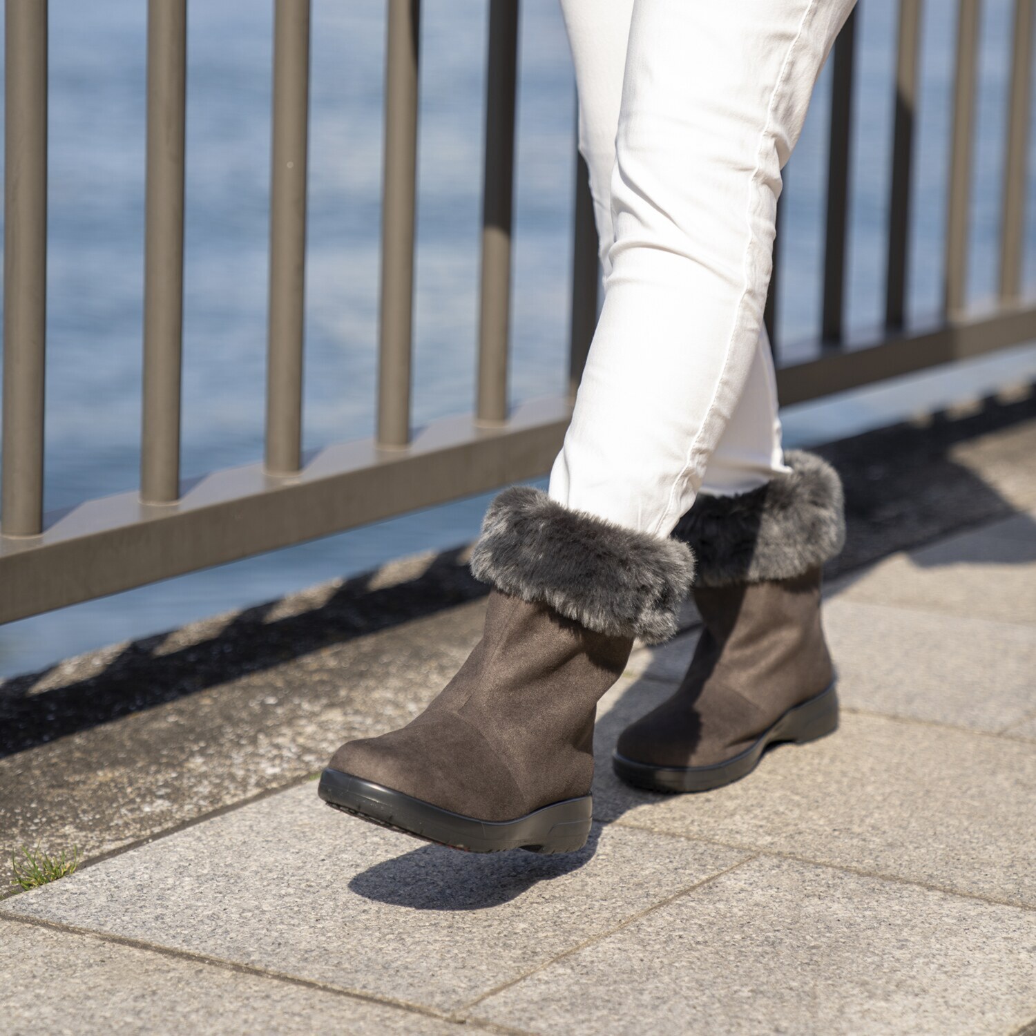 トップドライ スエード調 ファー付ショートブーツ