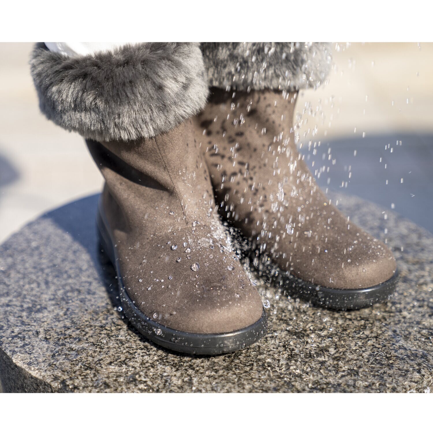 トップドライ スエード調 ファー付ショートブーツ