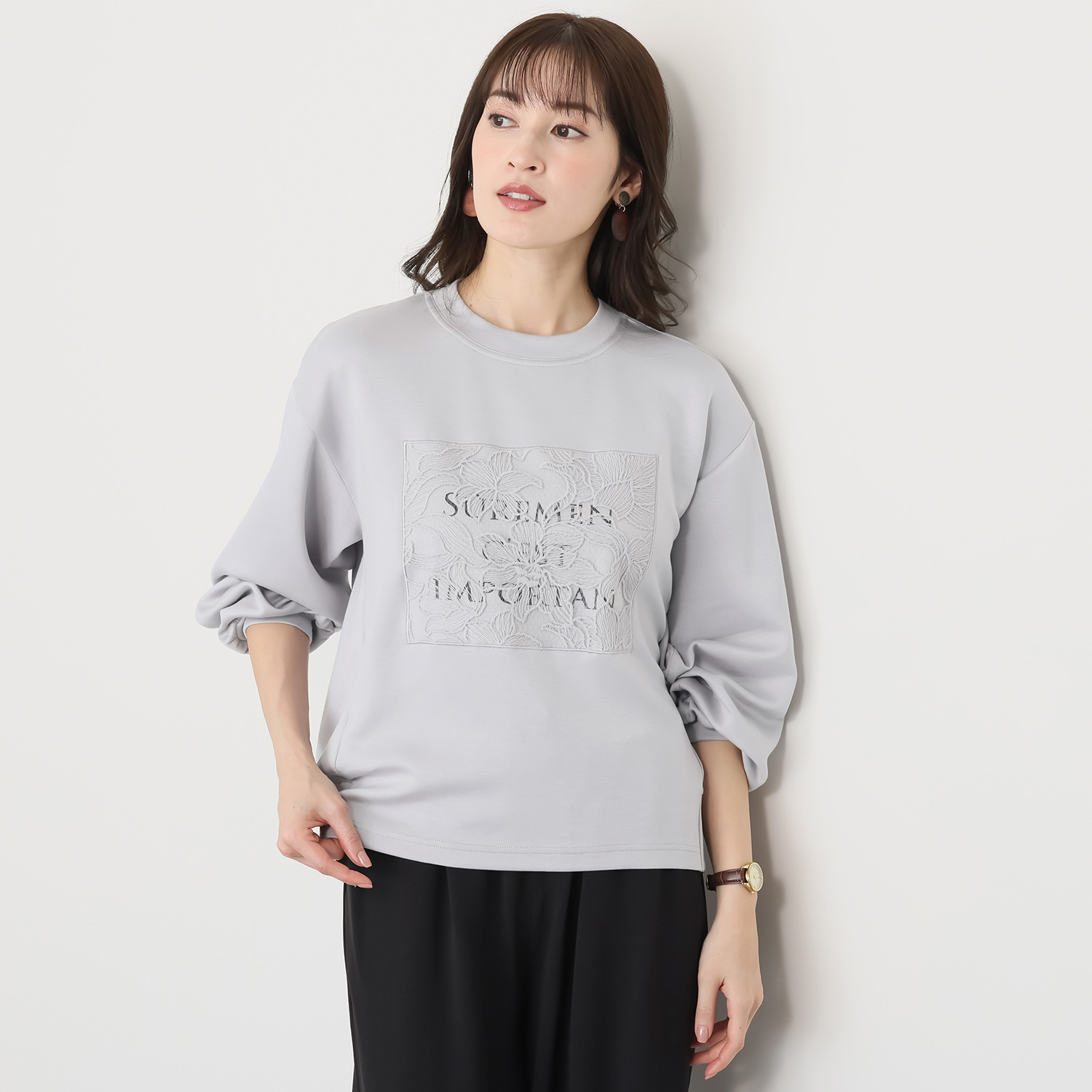 スタイル・ラヴィー レース＆ロゴプリント ガーリープルオーバー