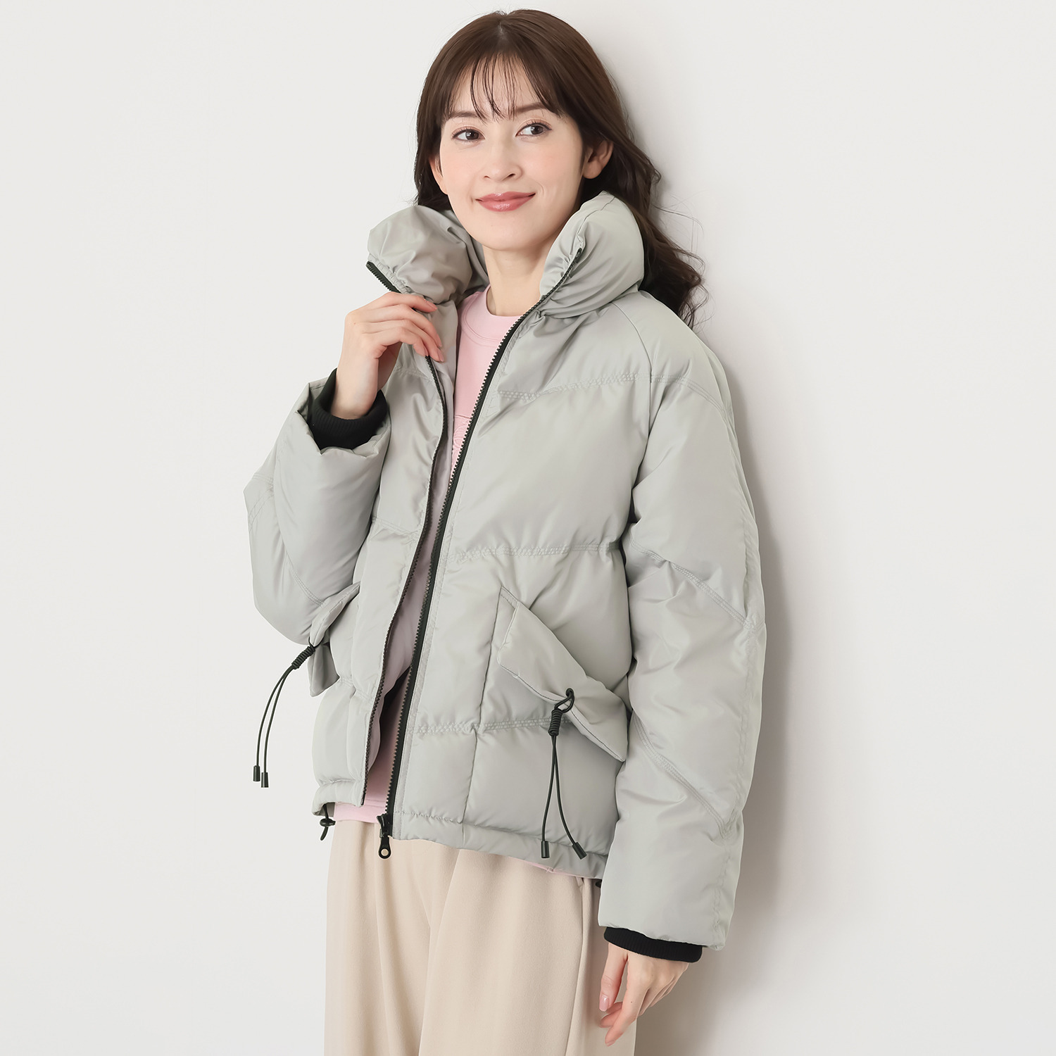 スタイル・ラヴィー ファイバーダウン ギャザー＆ ポケットタブアクセント スタンドカラー ジャケット