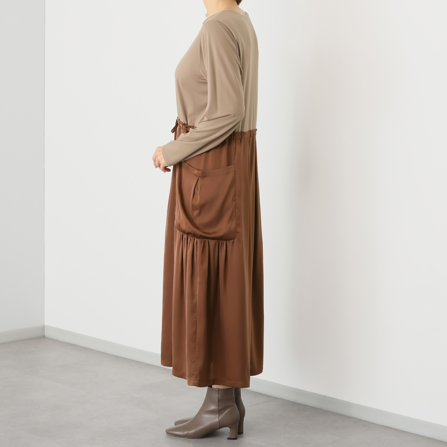 ヨウゾウカタブキ サテン切替 ドレープワンピース