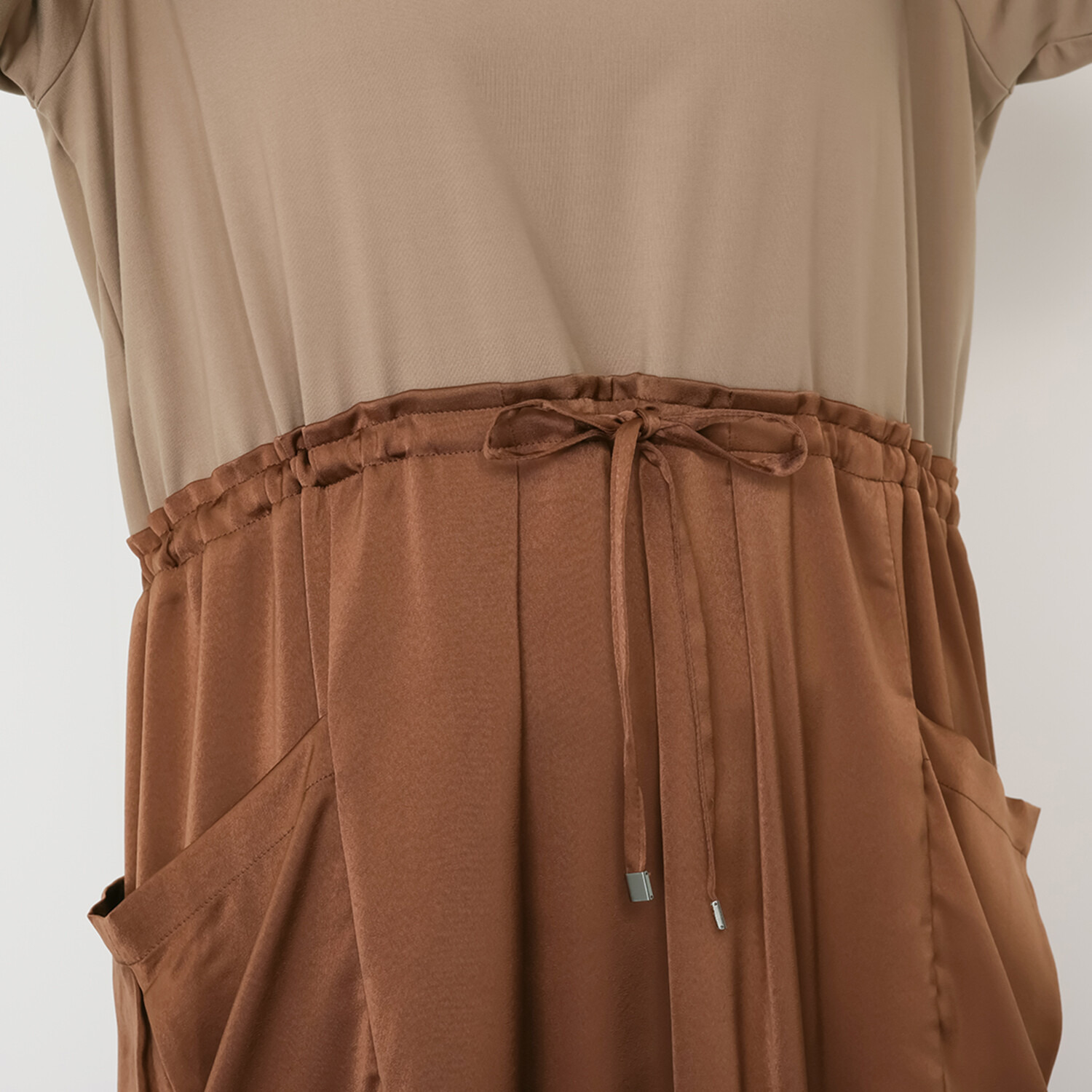 ヨウゾウカタブキ サテン切替 ドレープワンピース