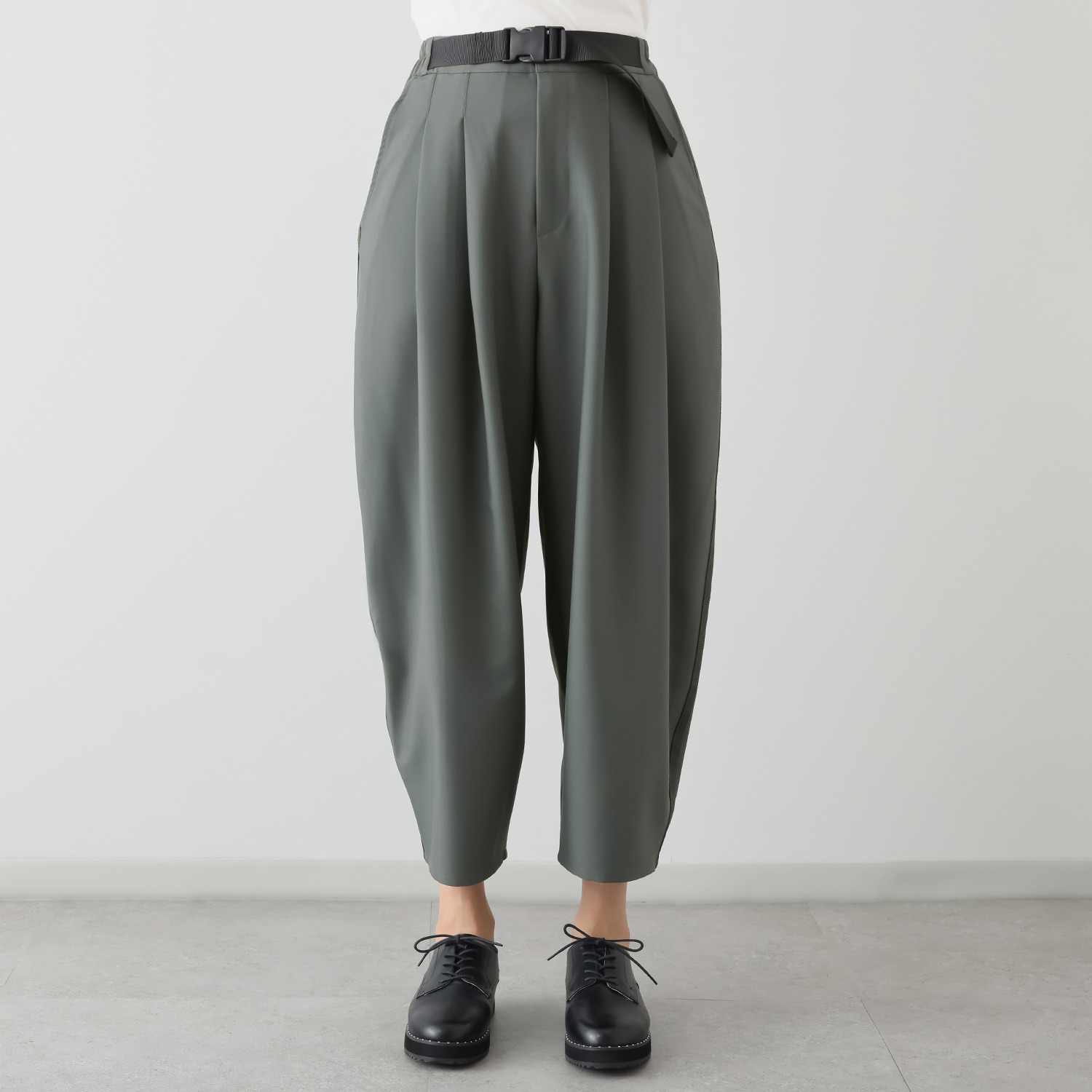 ヨウゾウカタブキ ポイントベルト タックセミワイドパンツ