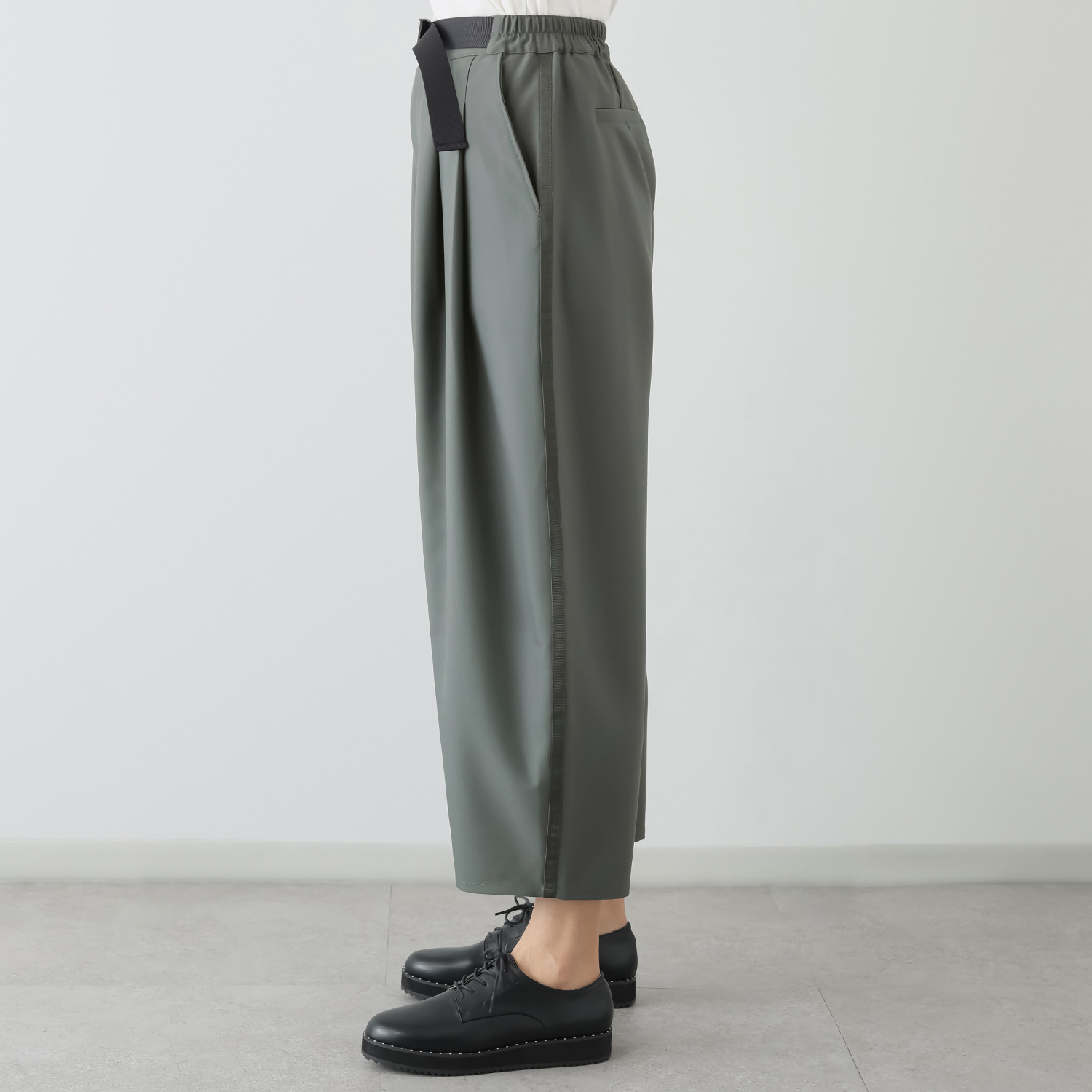 ヨウゾウカタブキ ポイントベルト タックセミワイドパンツ