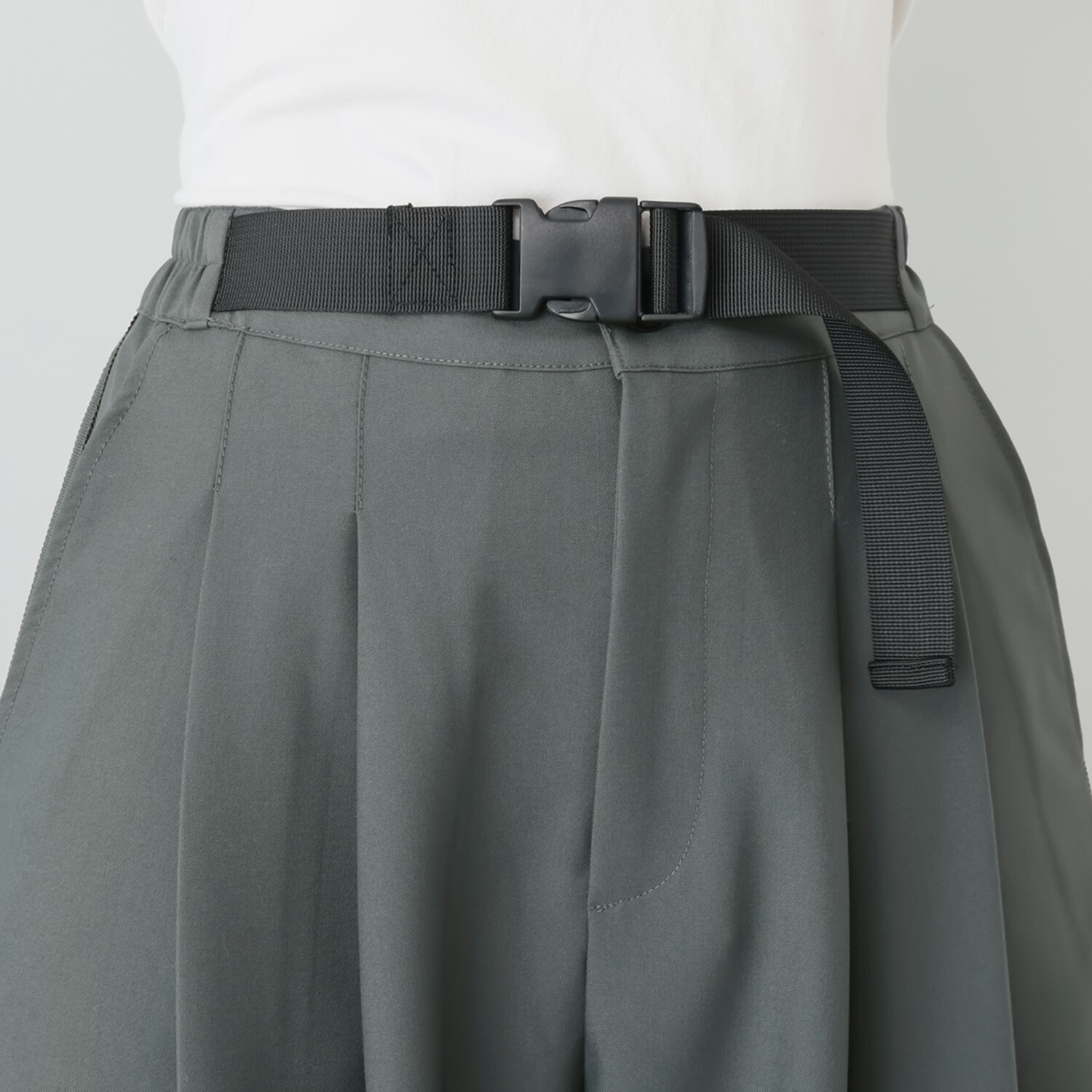 ヨウゾウカタブキ ポイントベルト タックセミワイドパンツ
