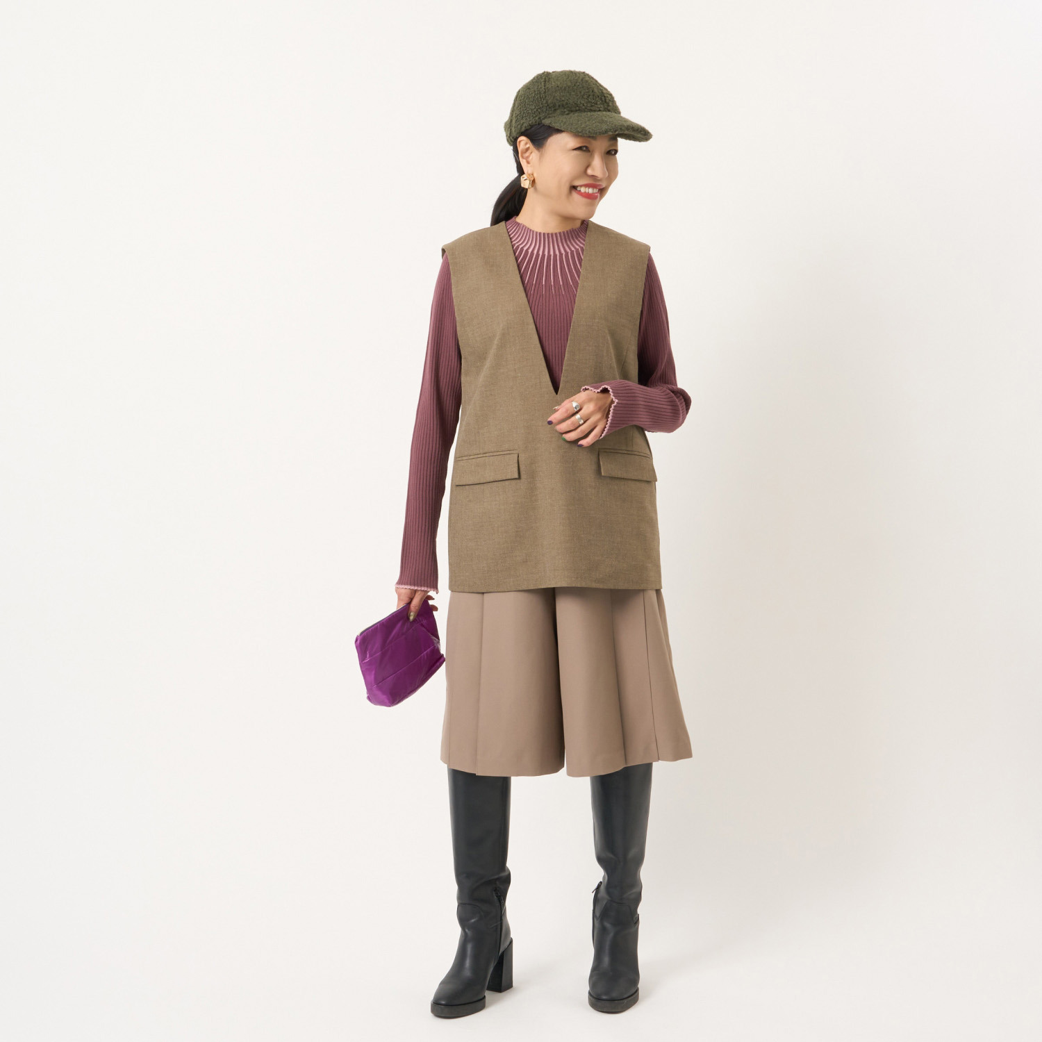 ミューリエ 紳士ディテールが ハンサムに格上げ プルオーバーベスト