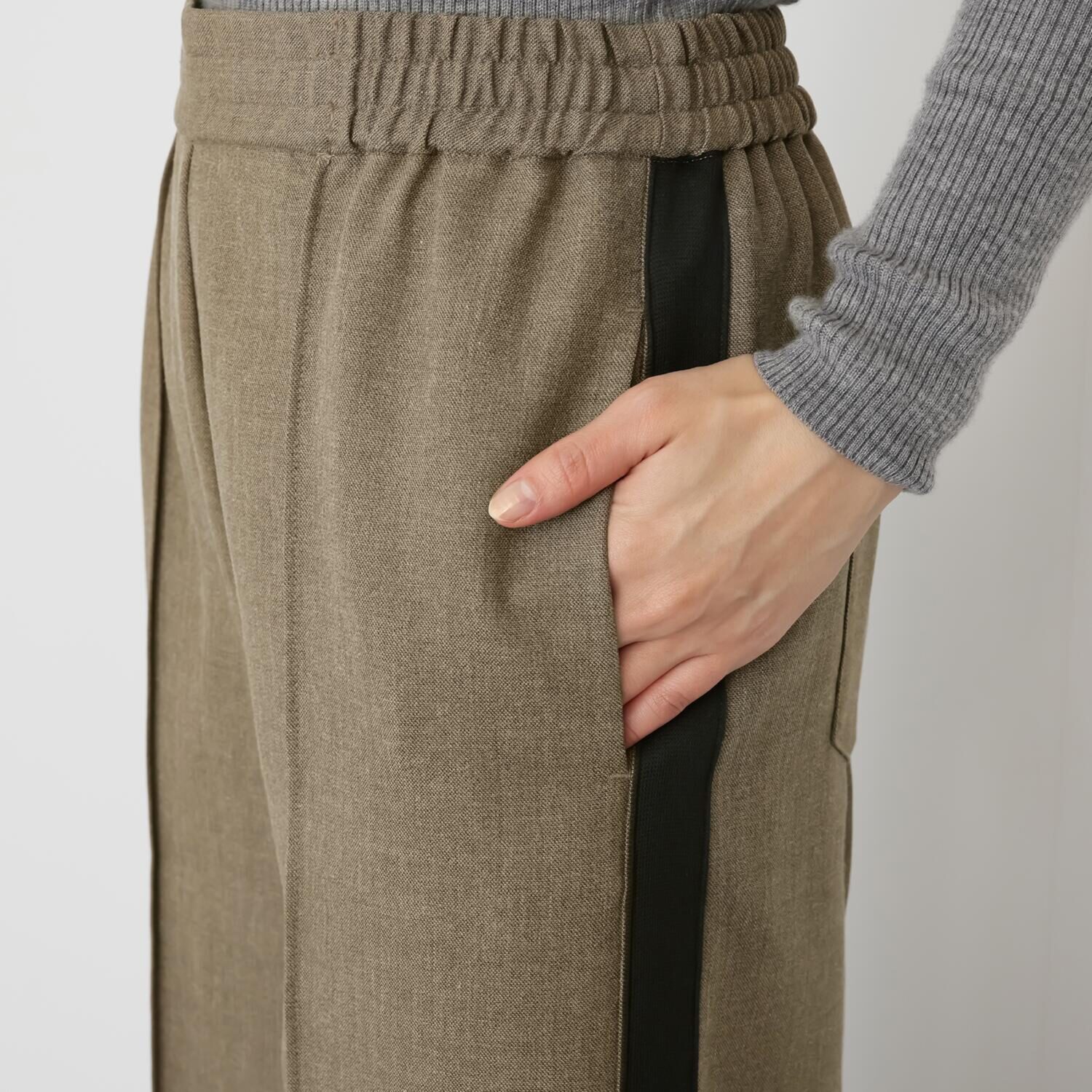 ミューリエ スポーティー×モード 今どきサイドライン トラックパンツ