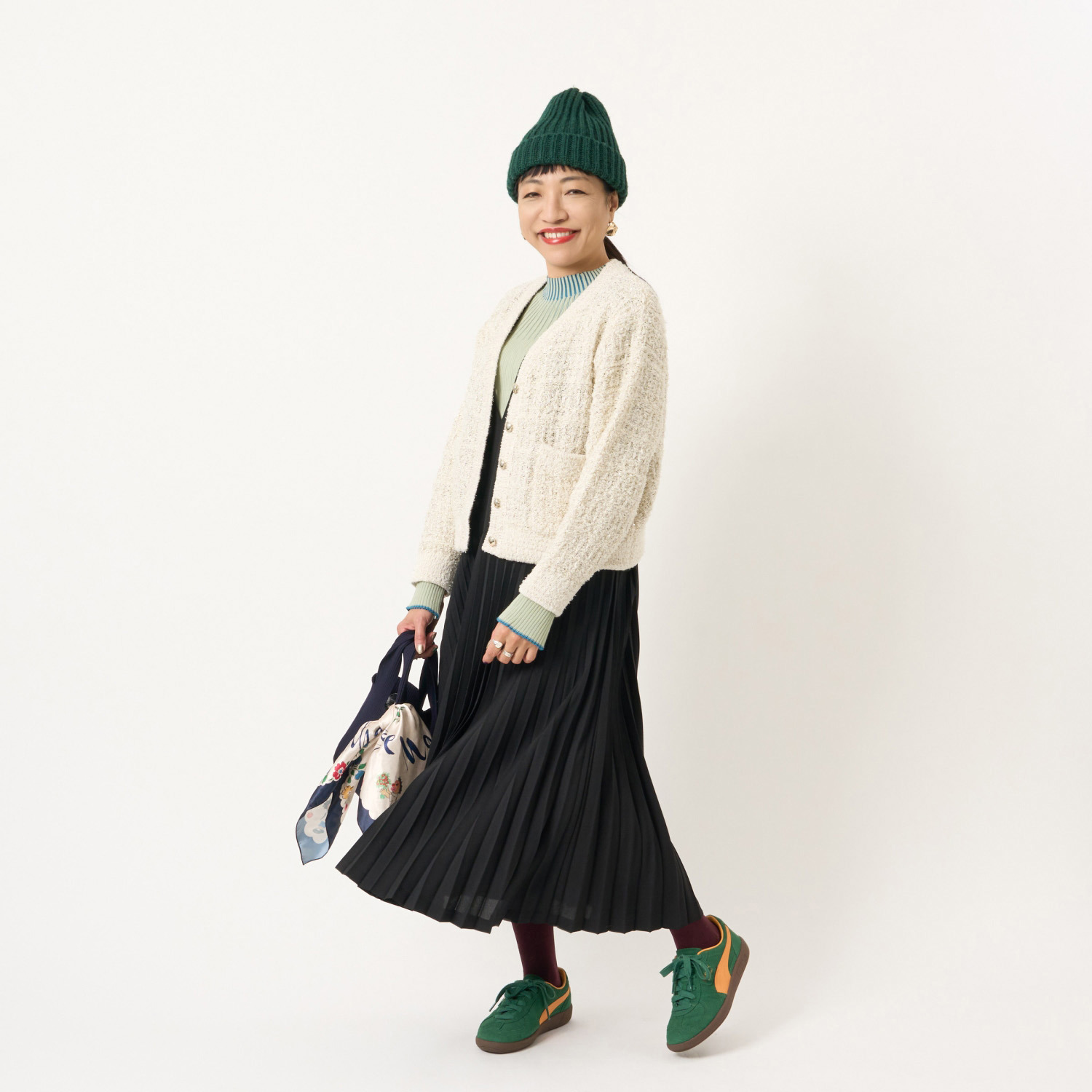 ミューリエ 白鳥ラインを描く “スワンネック”で優雅に 配色ニットプルオーバー