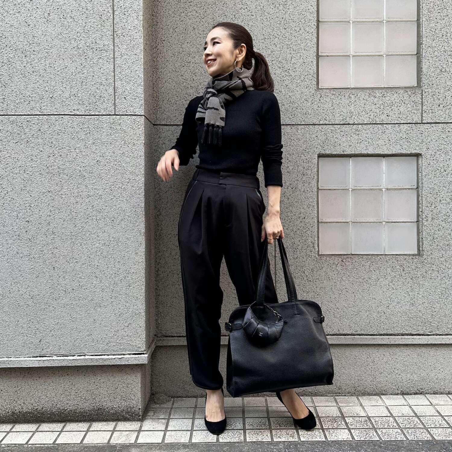 タマミ　ワタナベ フサフサ　ゼブラ マフラー