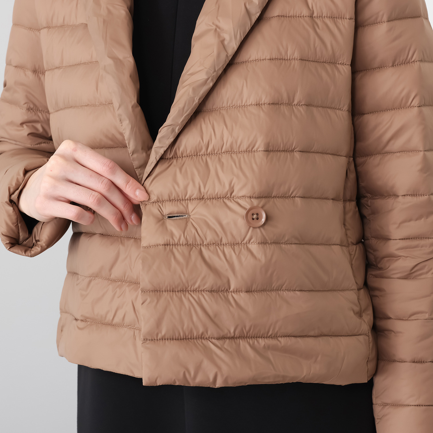 元町ゼラール 着回し抜群！ 高密度ナイロン 軽量ダウンジャケット