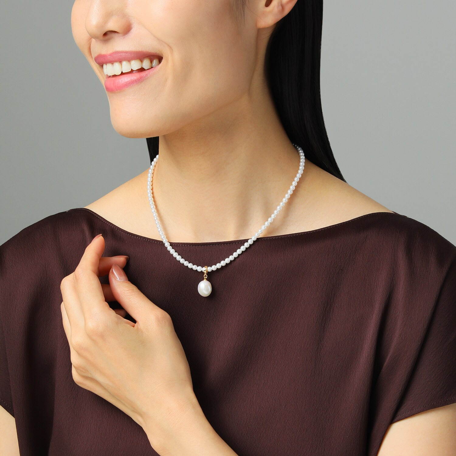 ペレフェリーク １１ｍｍＵＰ 淡水パール ボリュームペンダント