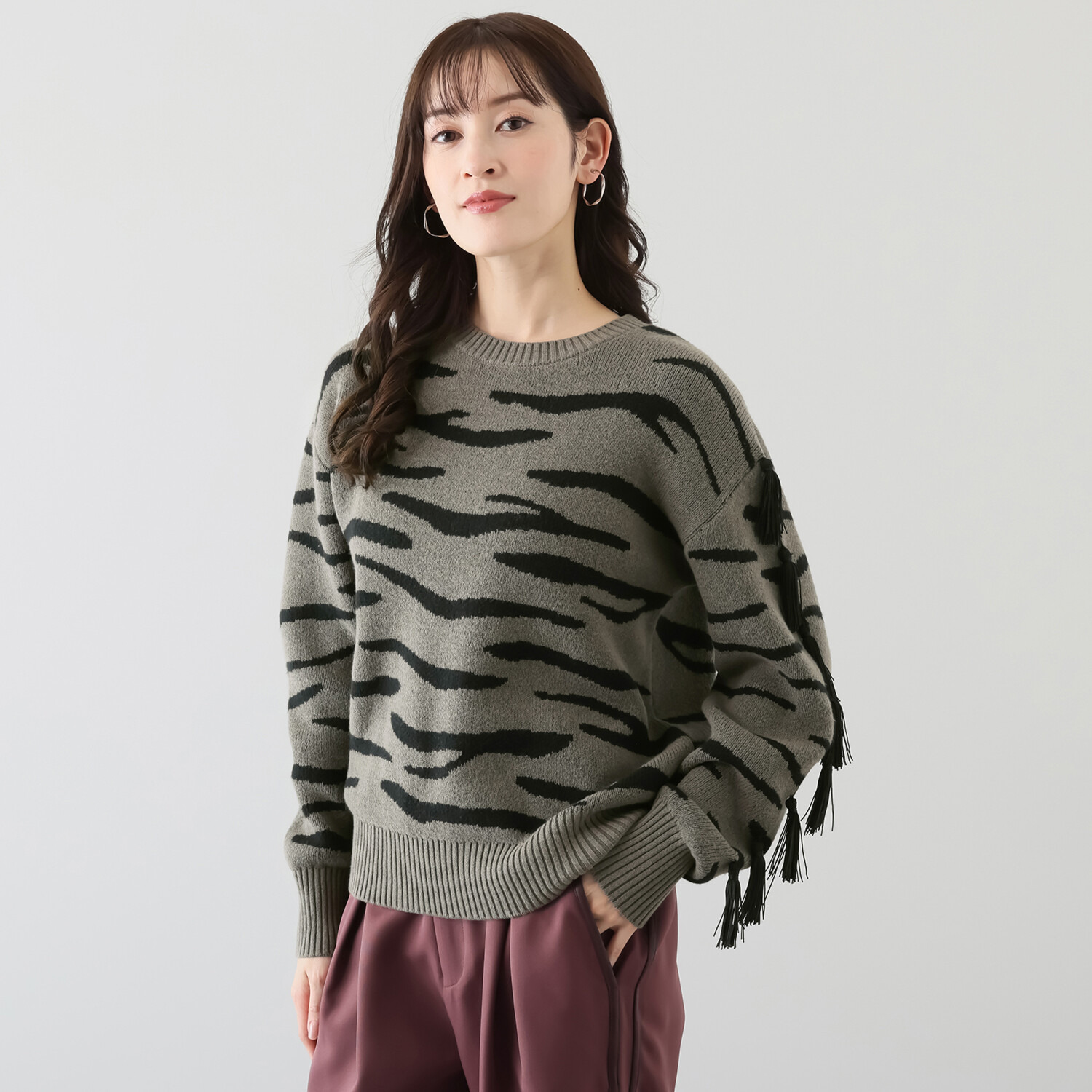 タマミ　ワタナベ フサフサ　ゼブラ ニットプルオーバー