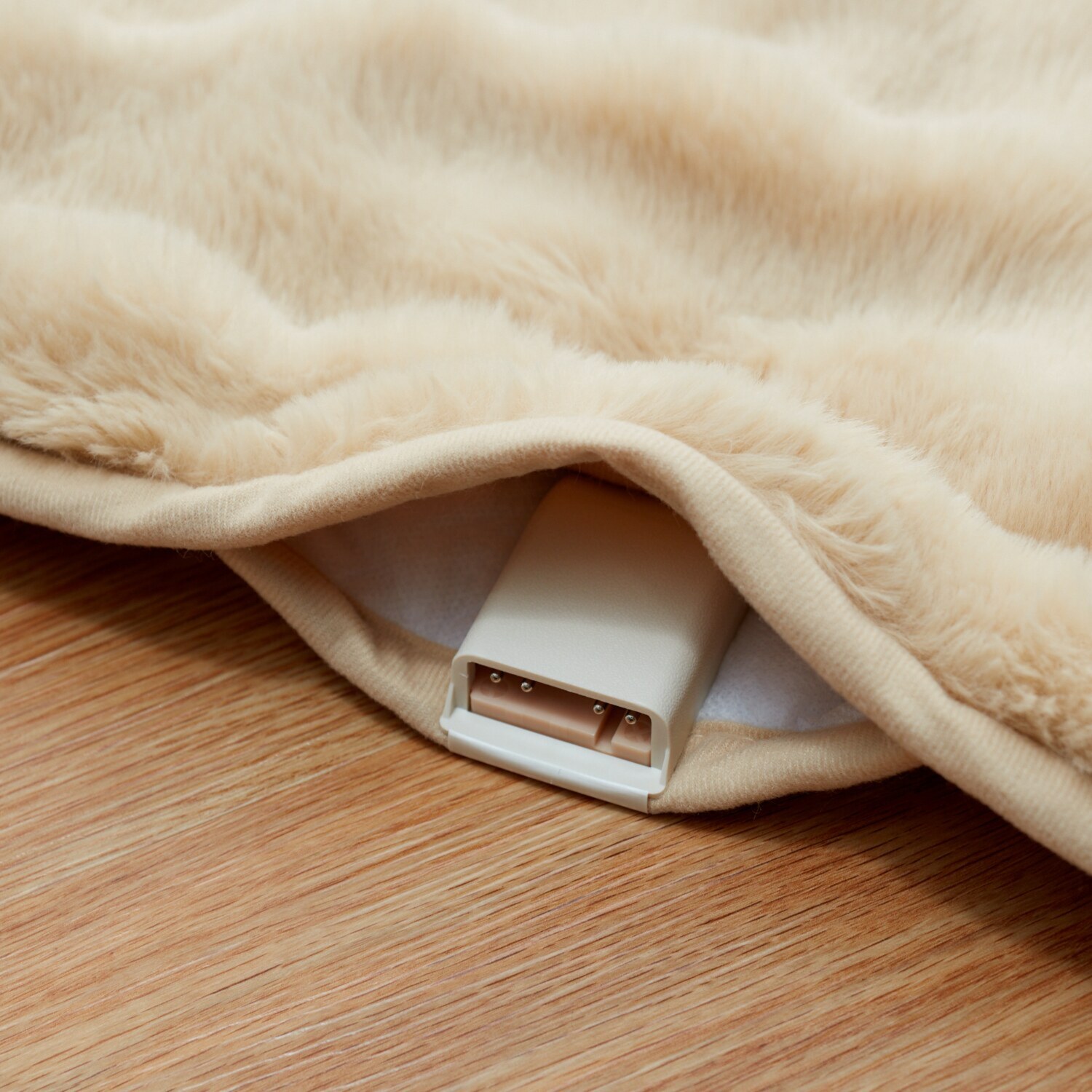 広電 洗えるホットラグ らく寝ぼう なめらかファータッチ 正方形・１畳タイプ ＴＷＲ１１１Ｇ−ＣＭ