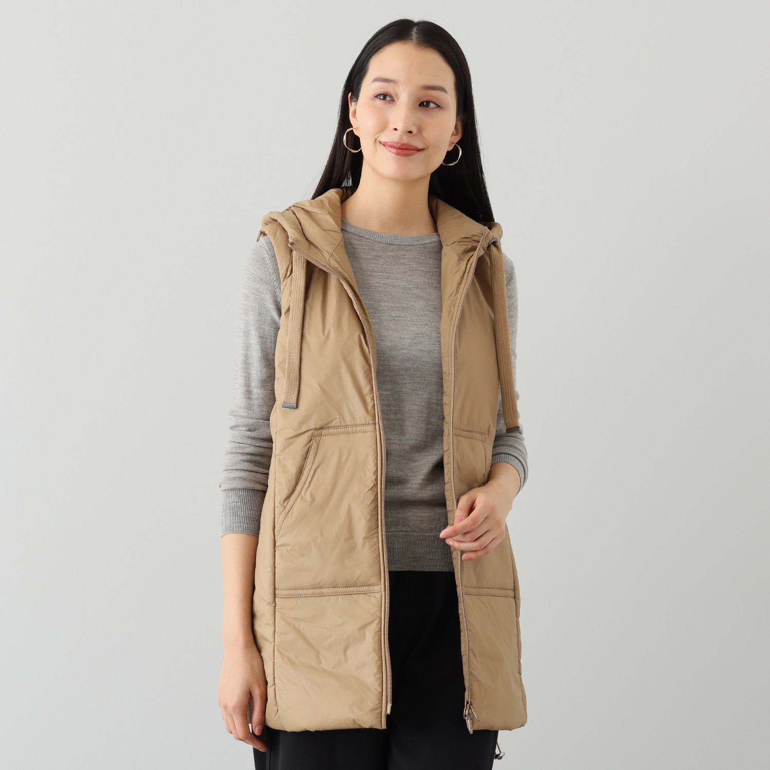 エムズ　スタイル シルキーナイロンタフタ すっきり見せる 中綿ロングベスト