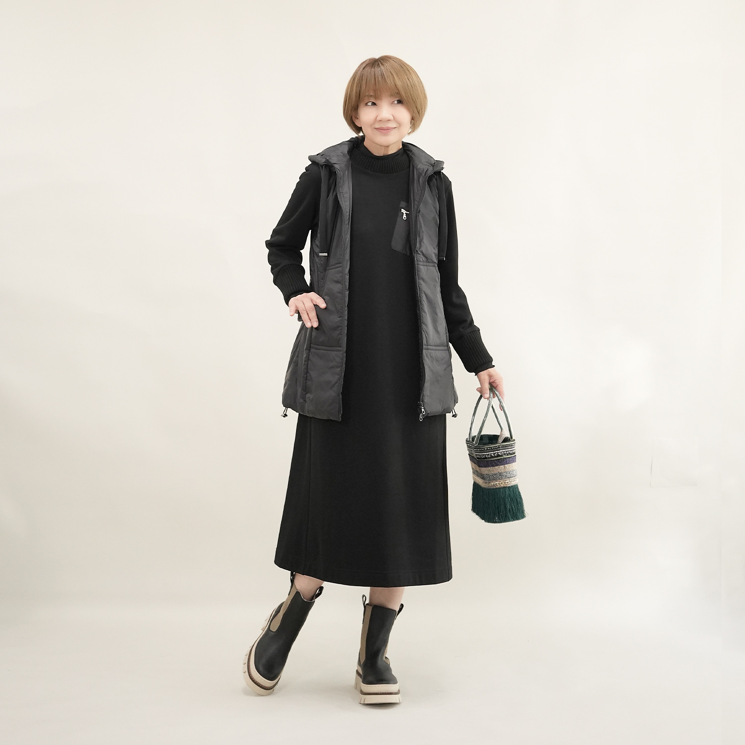 エムズ　スタイル シルキーナイロンタフタ すっきり見せる 中綿ロングベスト