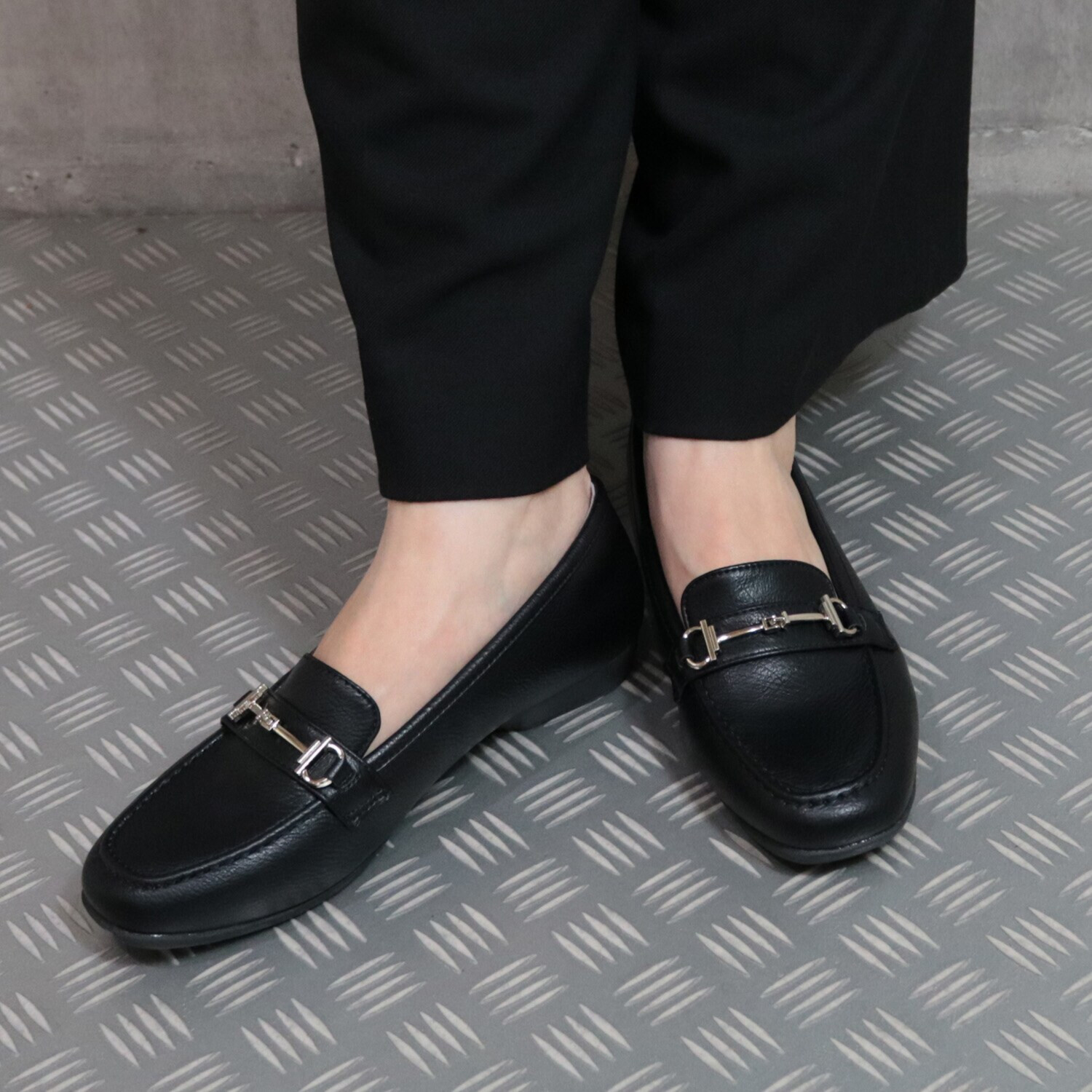 アルファキュービック 靴のマエストロ監修 軽量　ゆったり 幅広ローファーシューズ