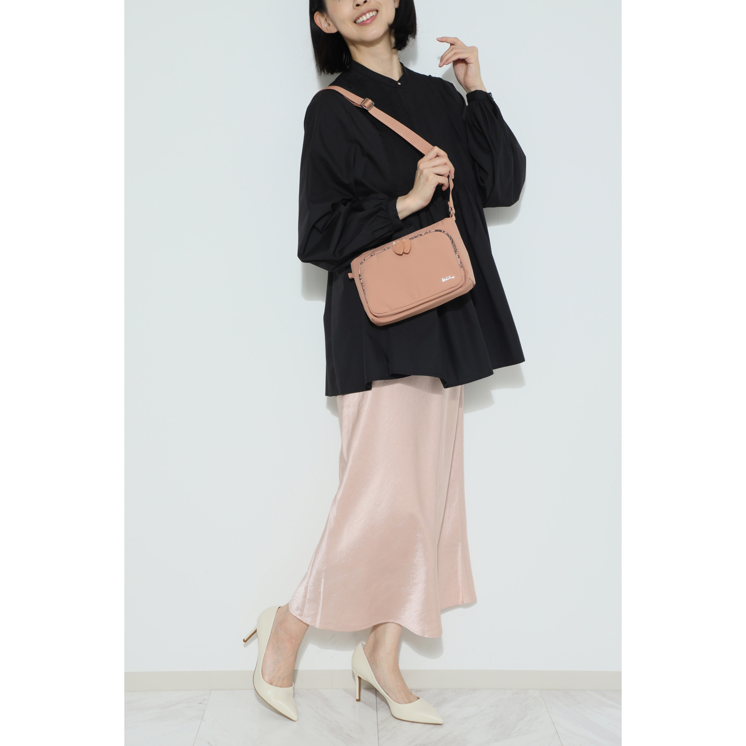 ビサイユ ２０周年アニバーサリー はっ水 “ボタニカーラ” ショルダーポシェット ＜財布機能付＞