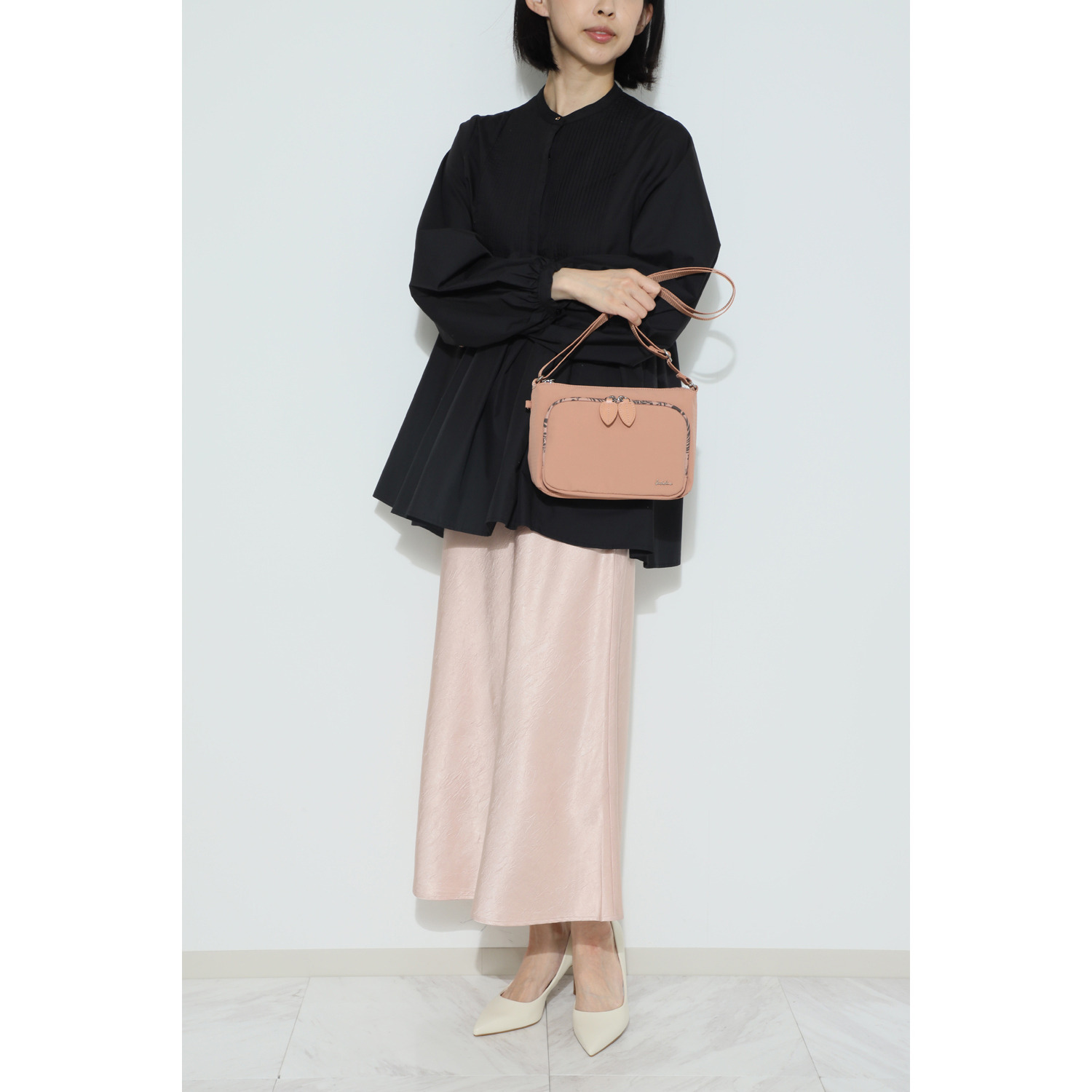 ビサイユ ２０周年アニバーサリー はっ水 “ボタニカーラ” ショルダーポシェット ＜財布機能付＞