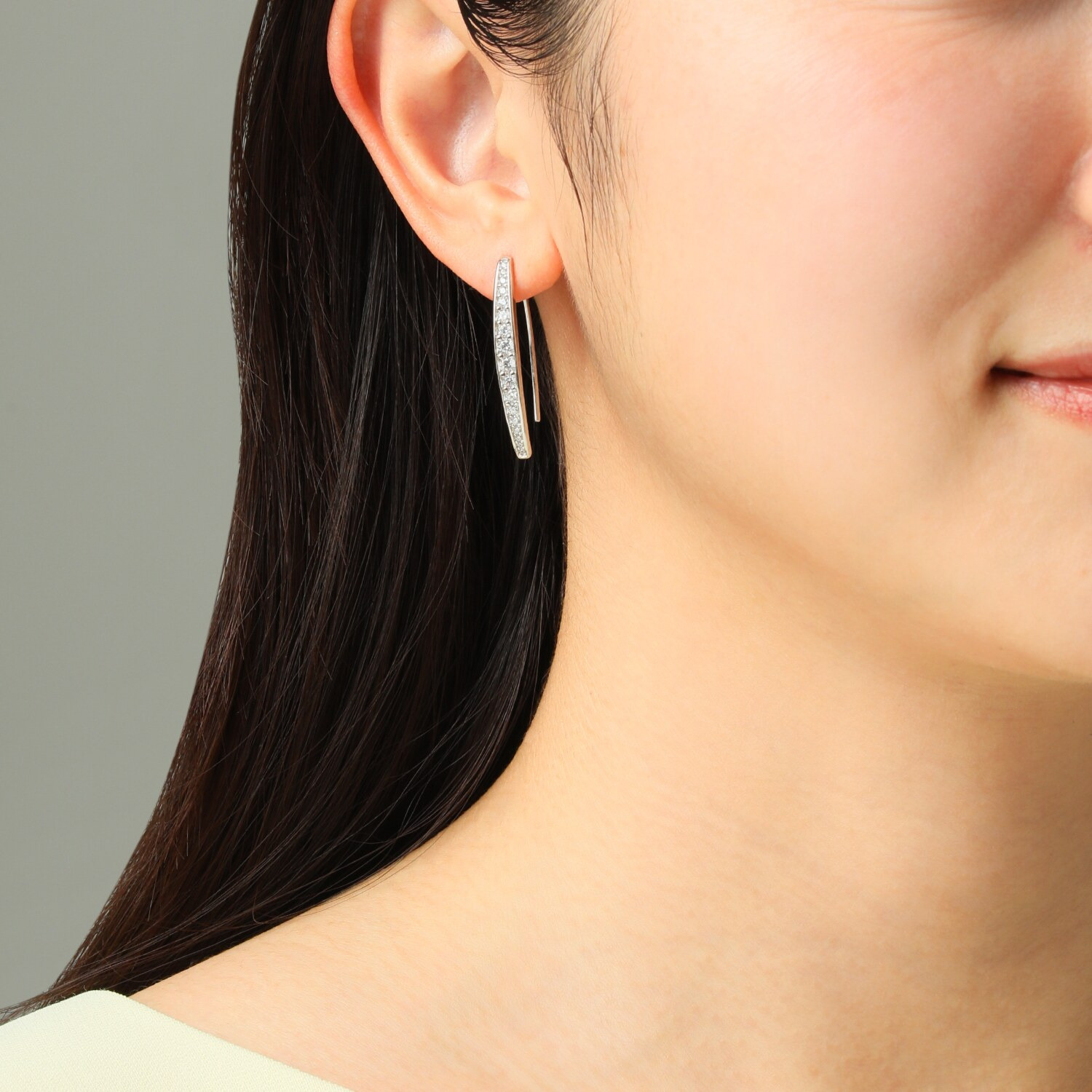 ブリランテステッラ シルバー ＣＺ カーブライン グラデーションピアス