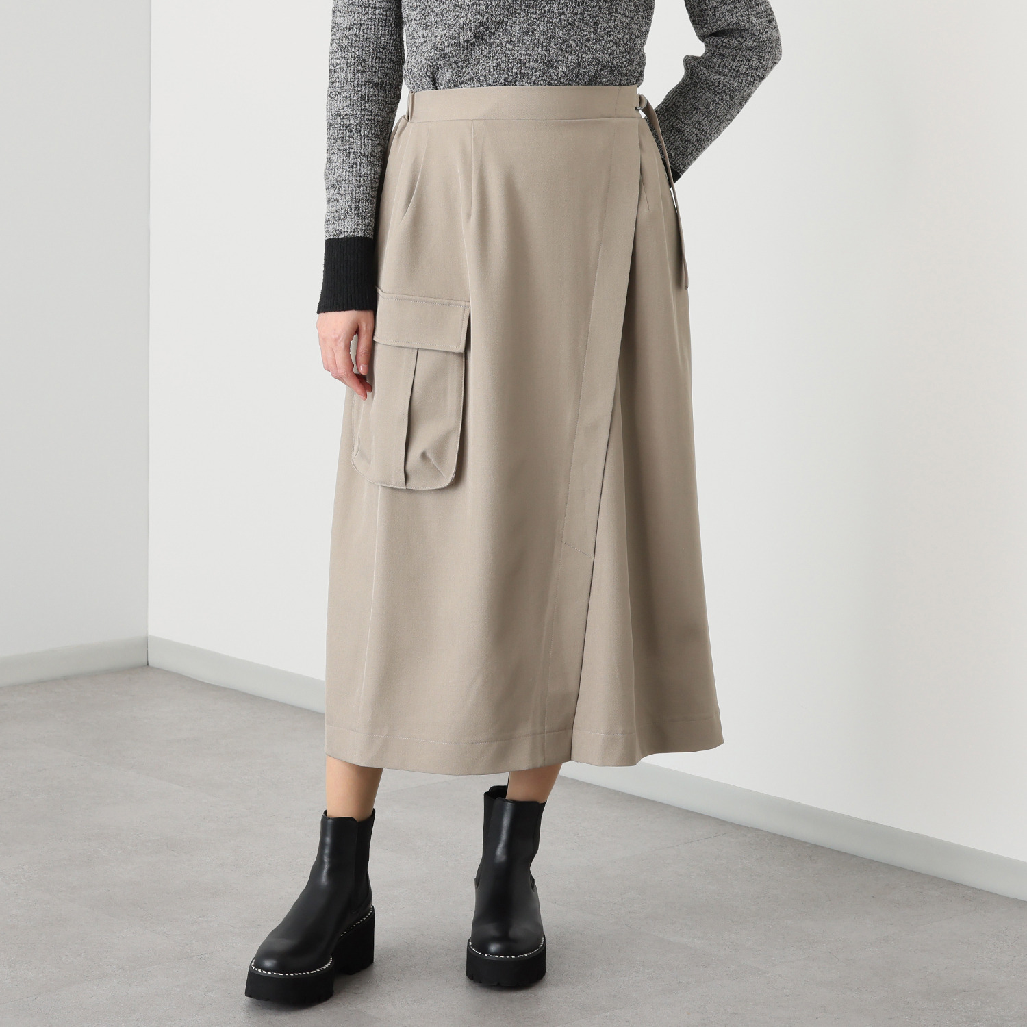マチュート ポケットが主役 こなれラップ風スカート