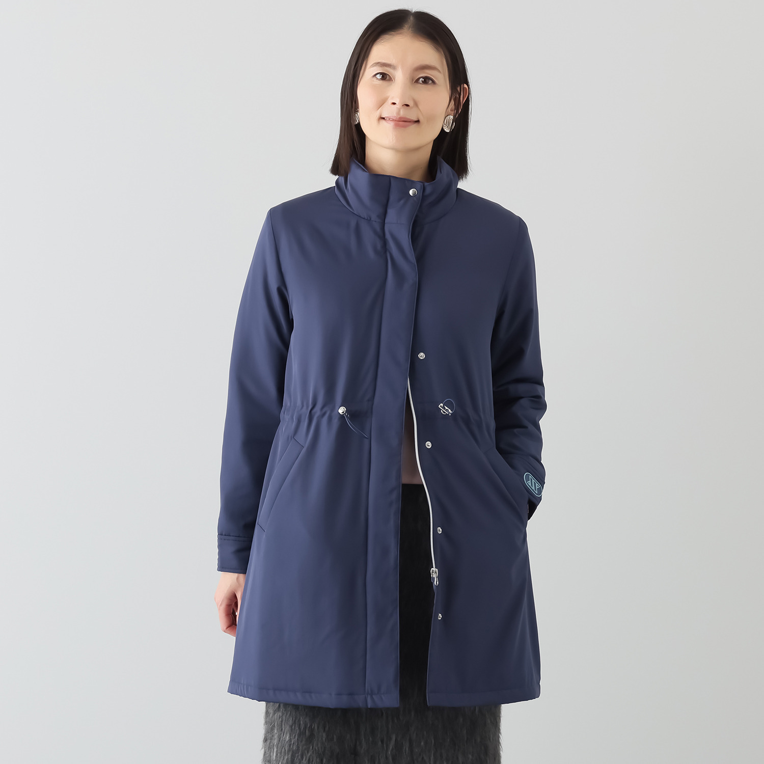 イクシーズ 裏地バイカラー 大人映え 華やぎコート