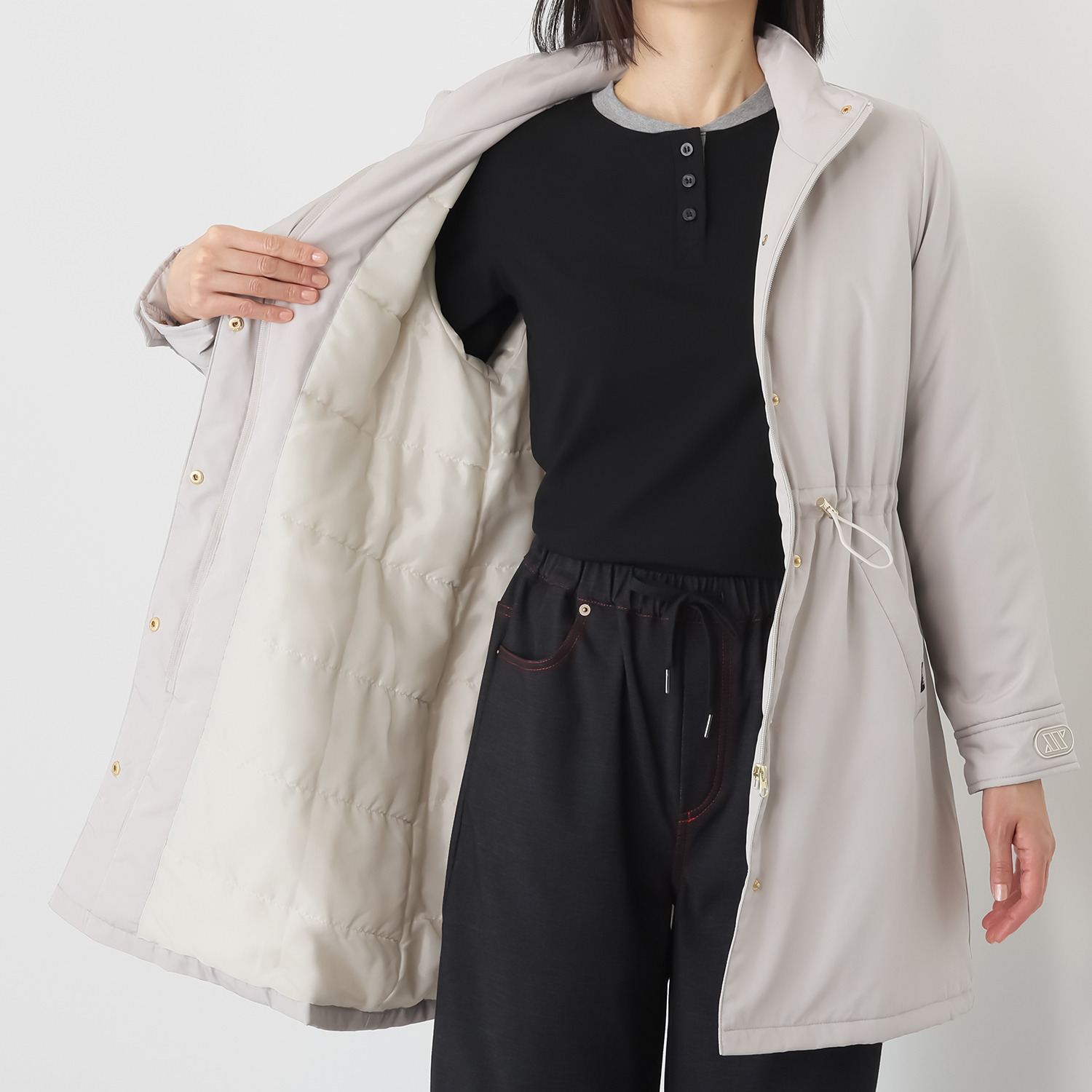 イクシーズ 裏地バイカラー 大人映え 華やぎコート