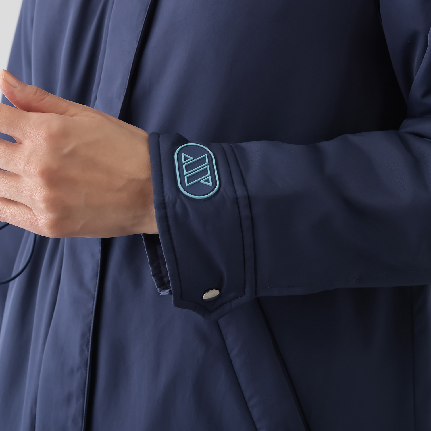 イクシーズ 裏地バイカラー 大人映え 華やぎコート