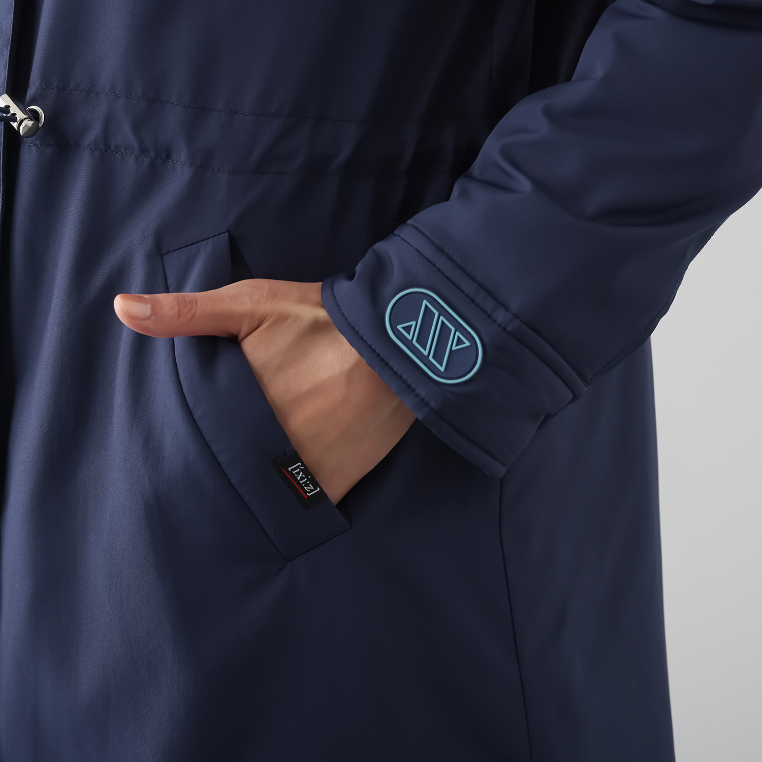 イクシーズ 裏地バイカラー 大人映え 華やぎコート