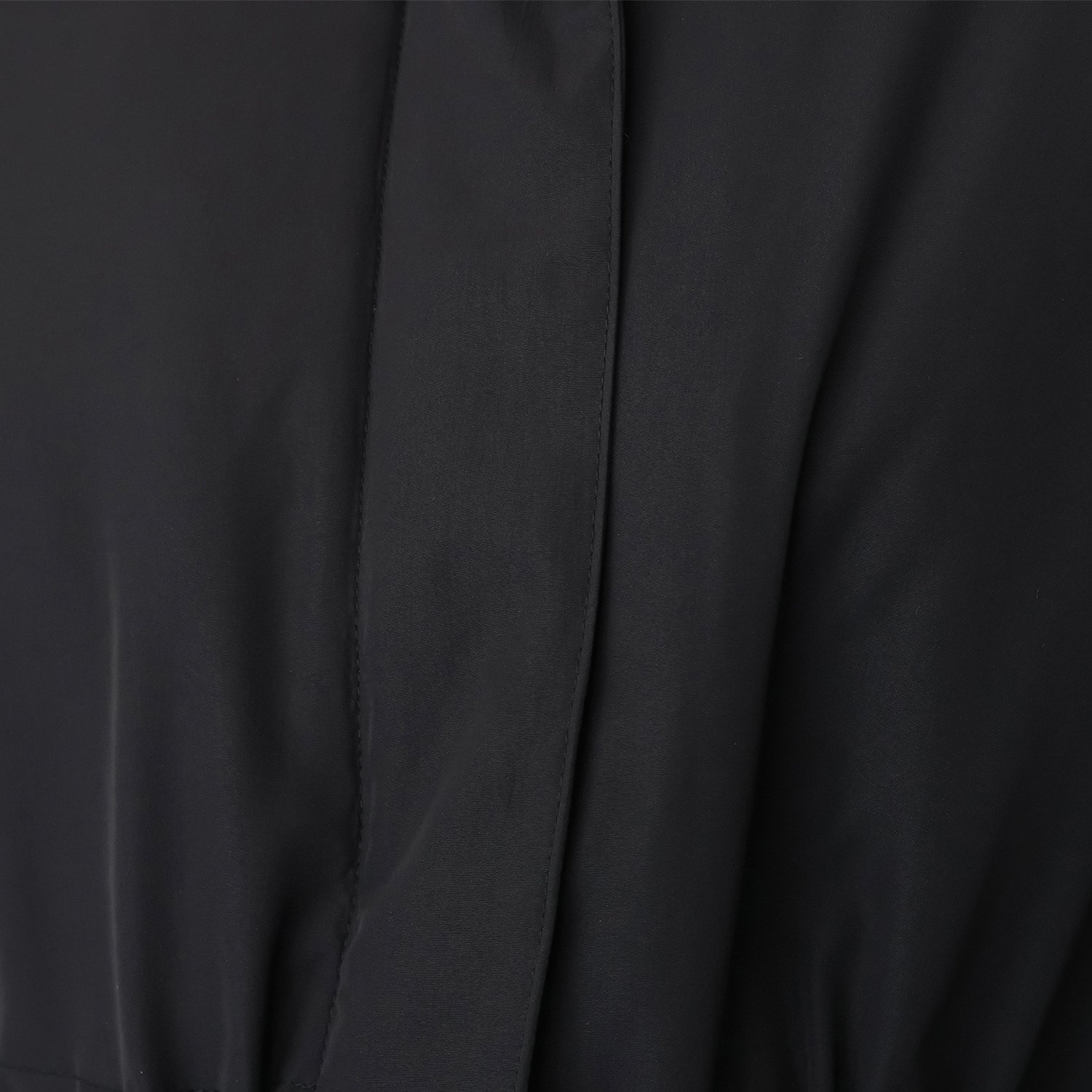 イクシーズ 裏地バイカラー 大人映え 華やぎコート