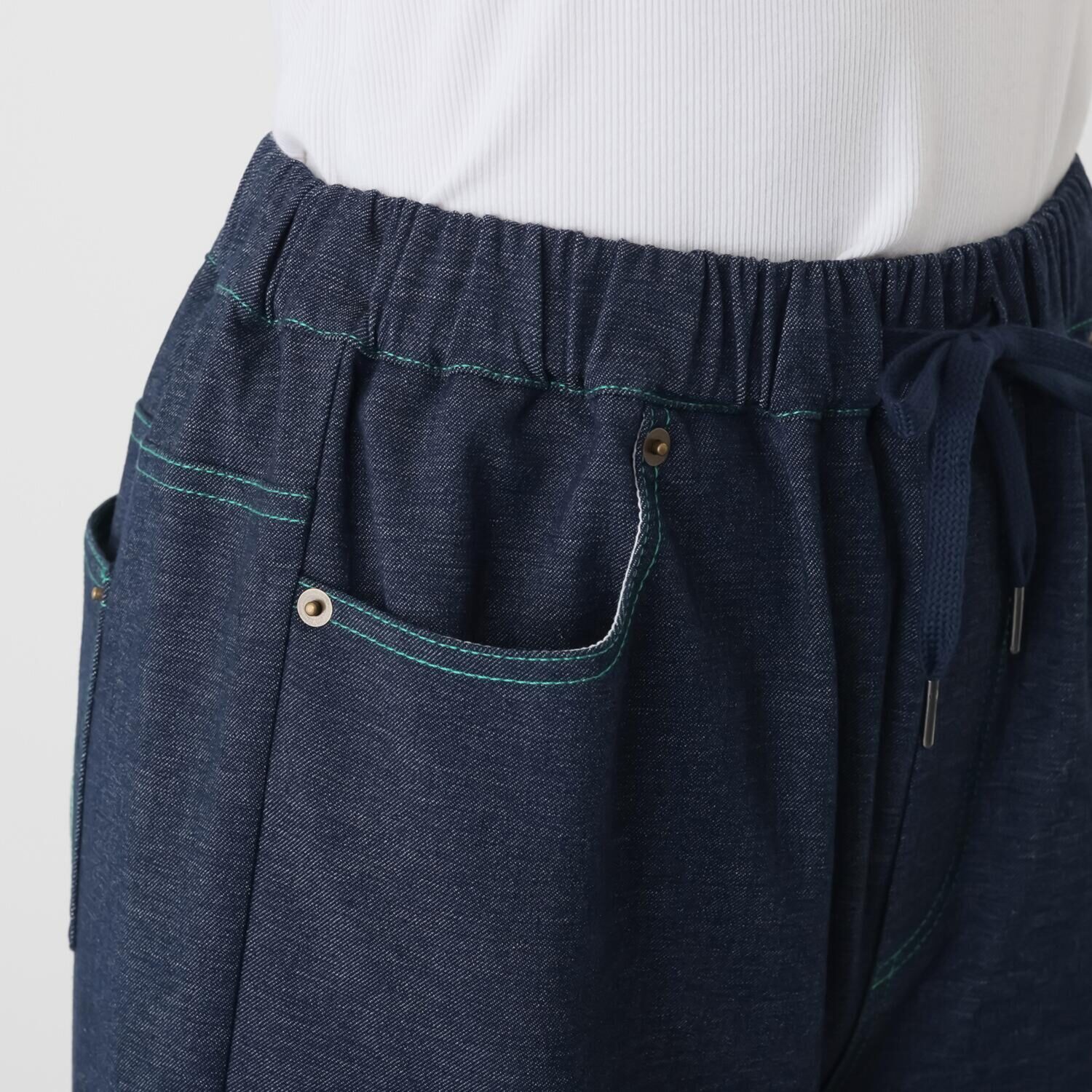 イクシーズ カラーステッチ カーヴィー デニムパンツ