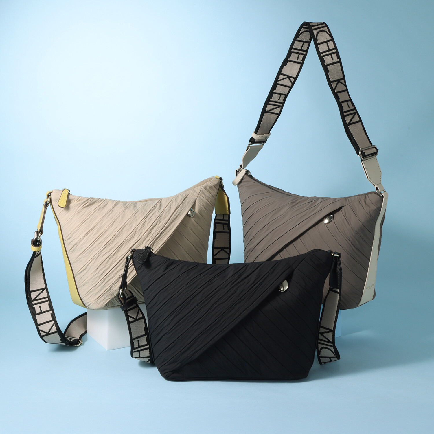 ミッシェル　クラン はっ水・軽量 シワプリーツ ショルダーバッグ