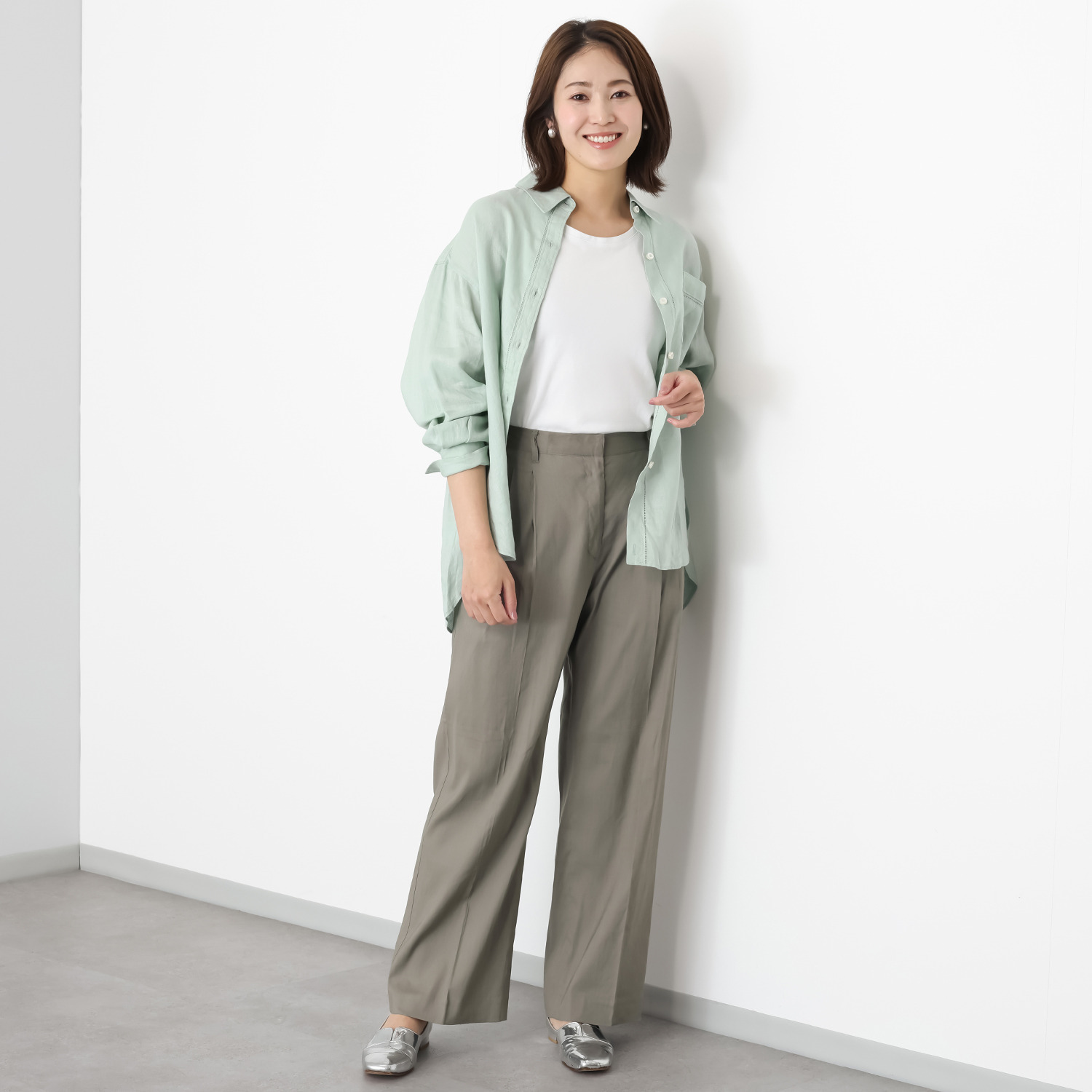 ウタオ フレンチリネン混 ストレッチ ストレートパンツ