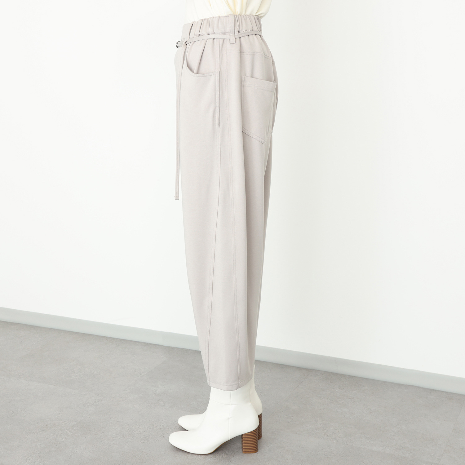 ヒロコ　デシネール なめらかスムースで作る ソフトシルエット バレルパンツ