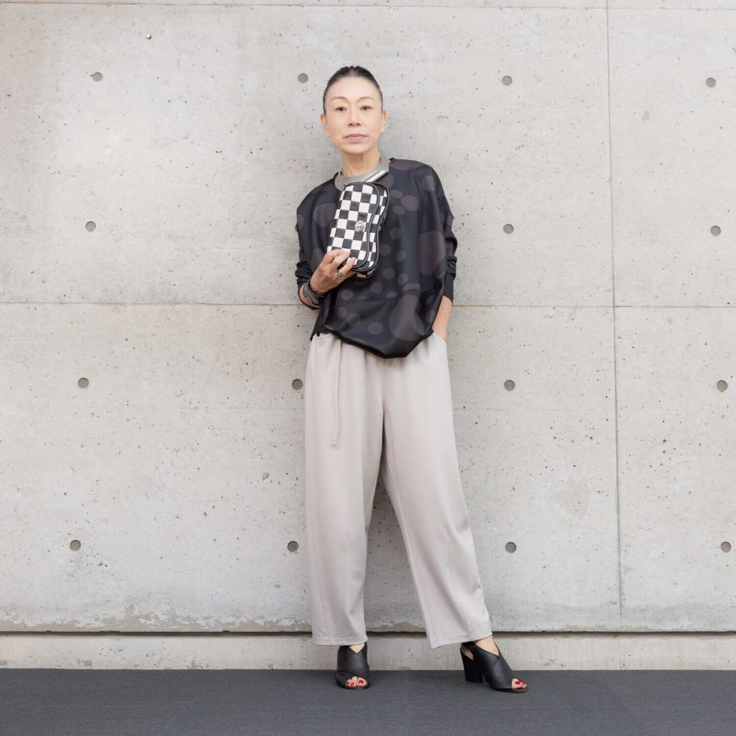 ヒロコ　デシネール なめらかスムースで作る ソフトシルエット バレルパンツ