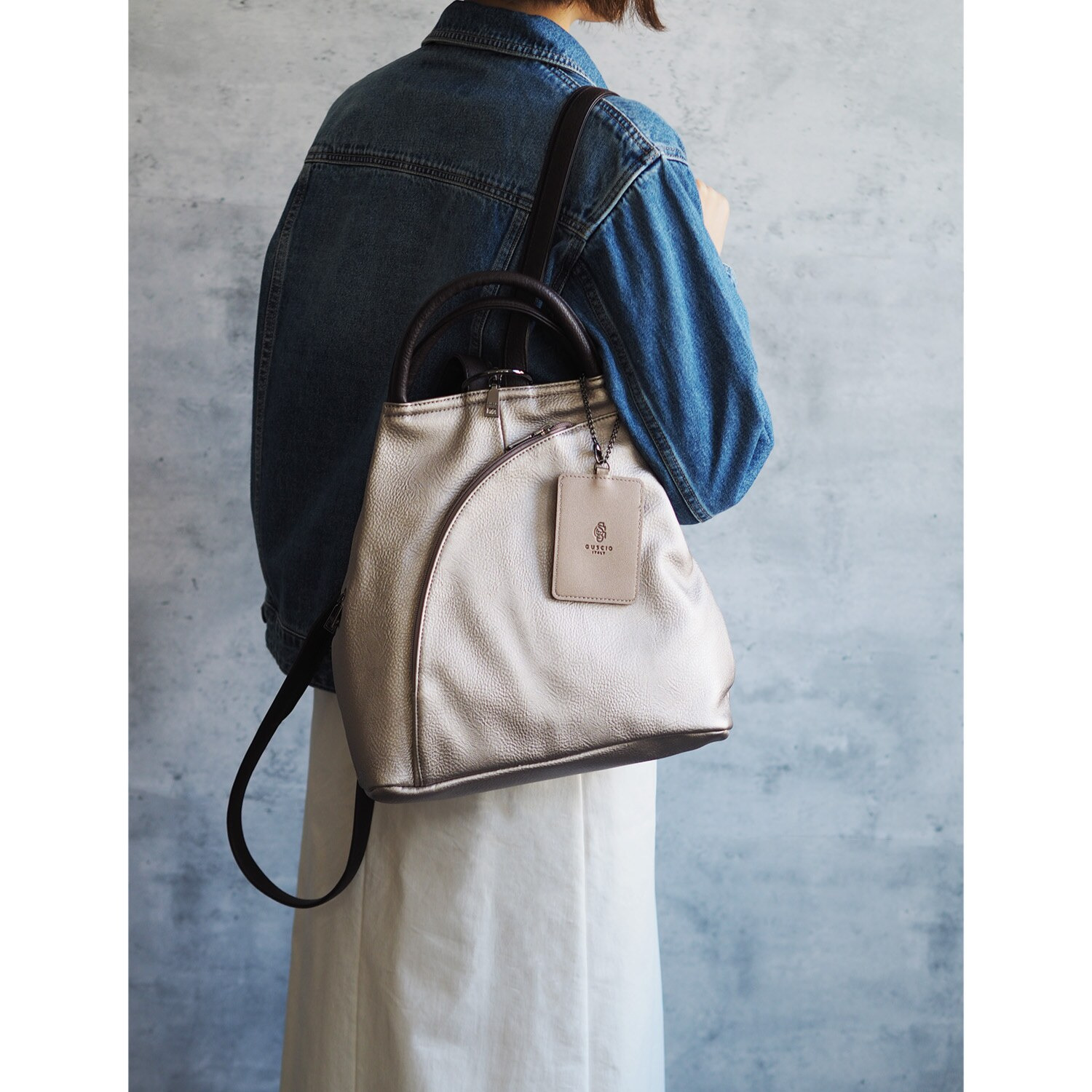 グッシオイタリー はっ水 こだわり素材 ６ポケット ３ウェイリュック ＜ショルダーバッグ、 　カードケース付＞