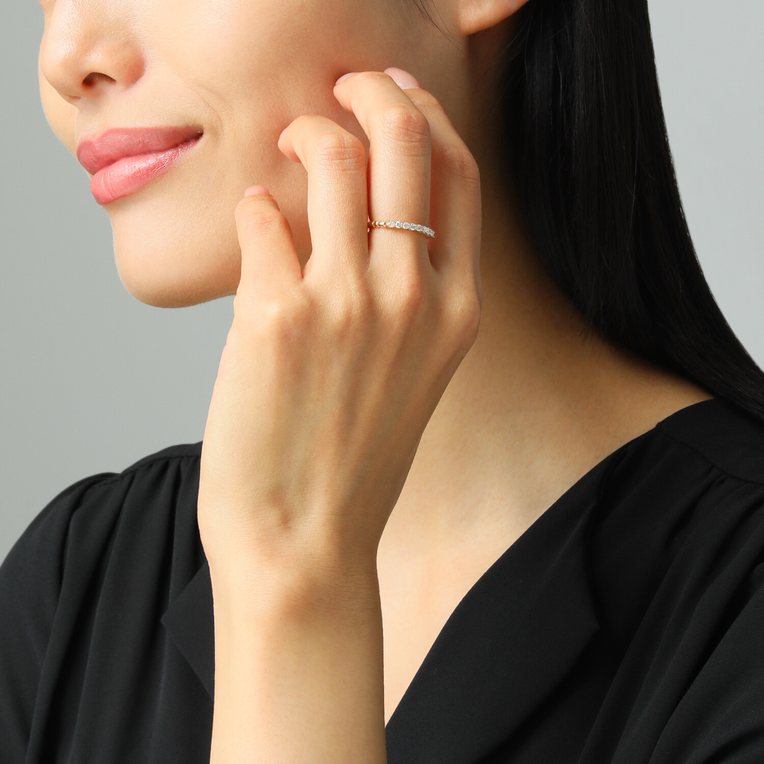 ディーラリエ ０．３カラットＵＰ ダイヤモンド ディーエラスティック ハーフエタニティリング