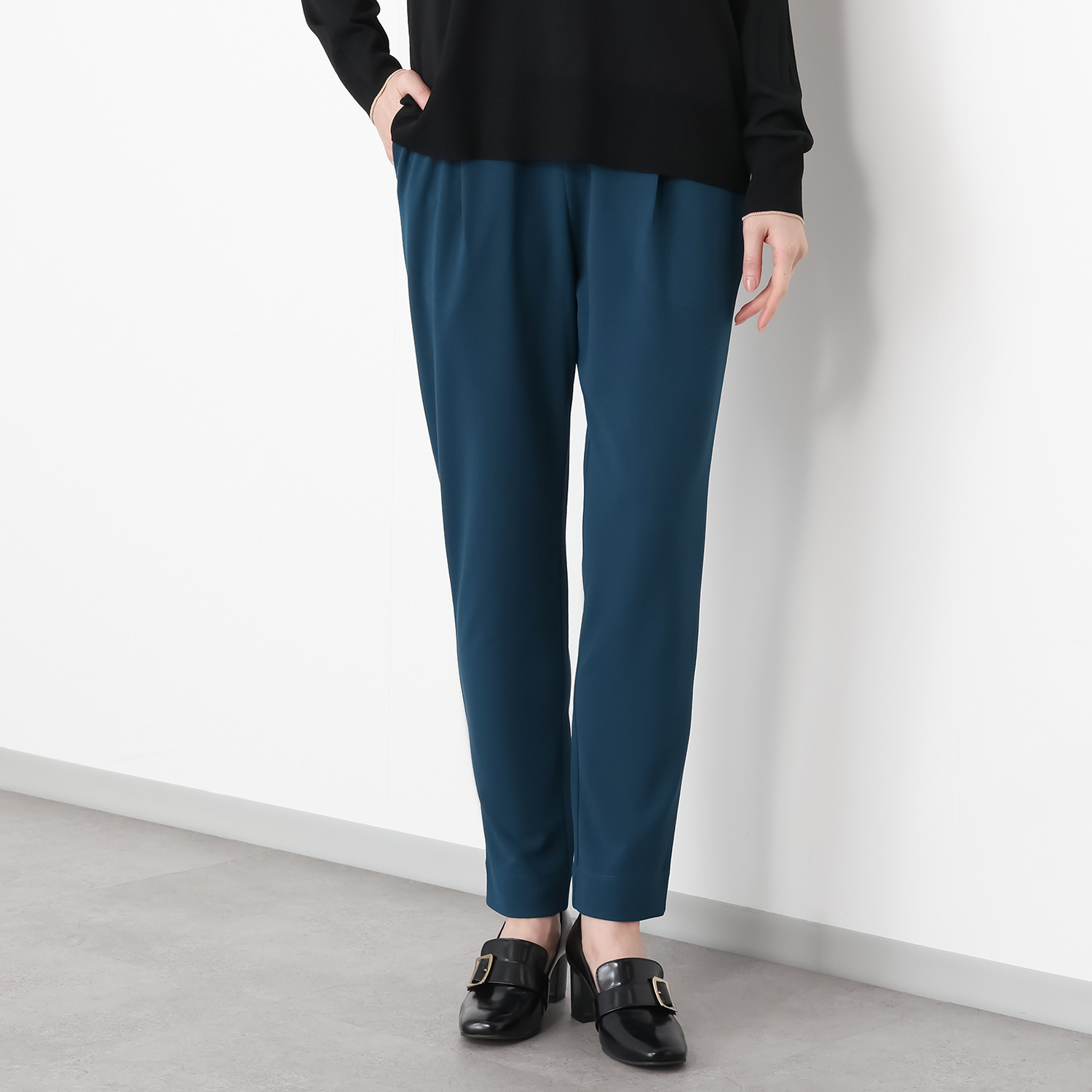 フーア ストレッチジョーゼット テーパードパンツ