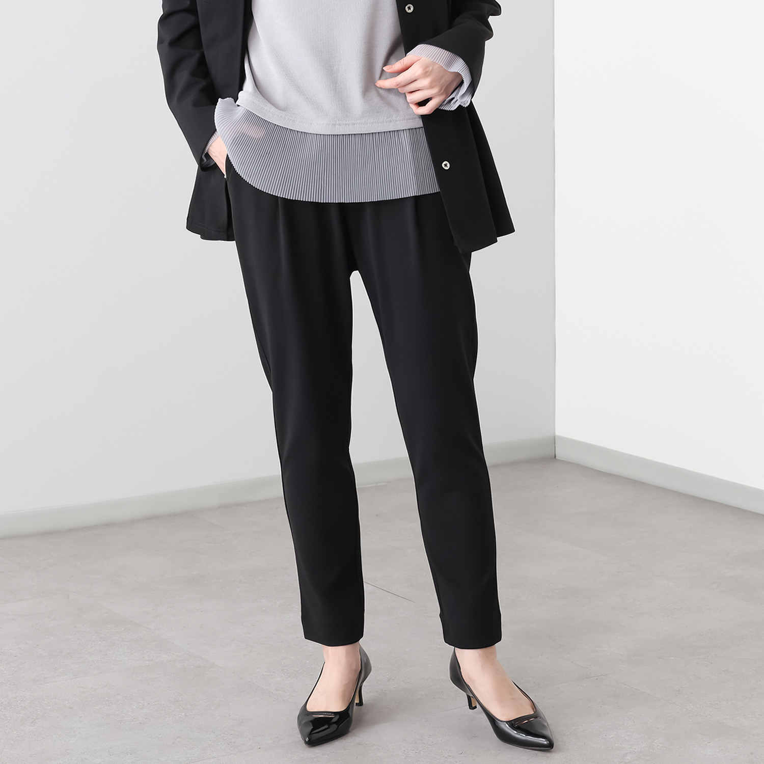 フーア ストレッチジョーゼット テーパードパンツ