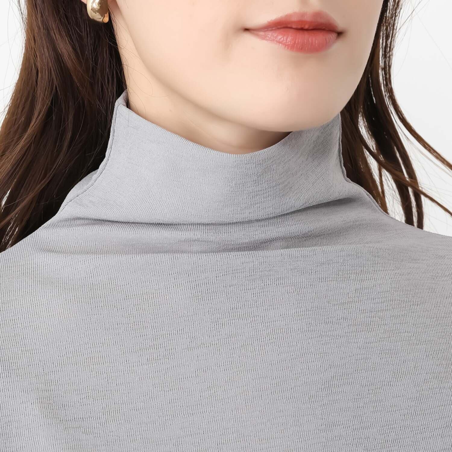 フーア ちら見せプリーツチュール ボトルネックプルオーバー