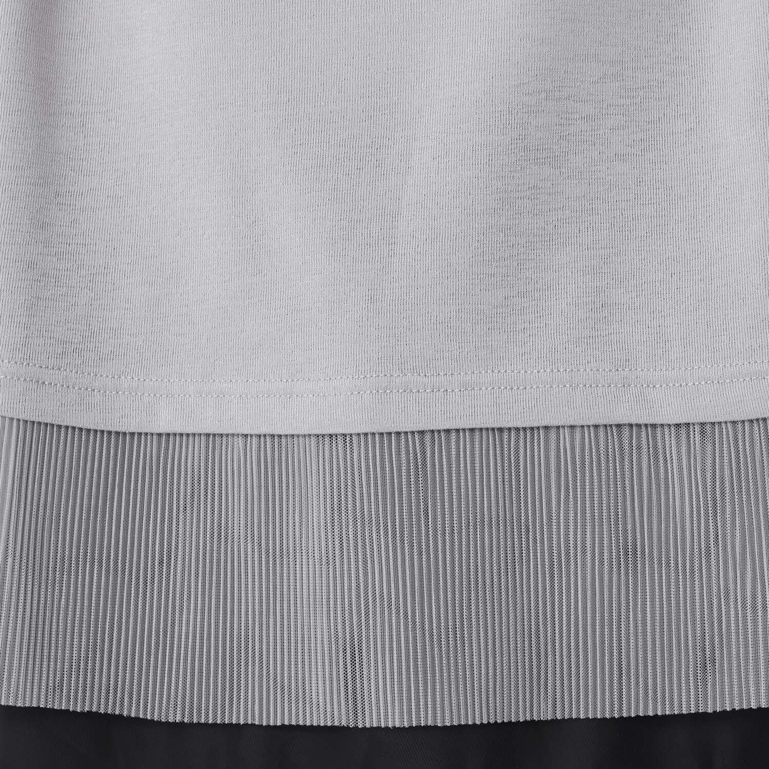 フーア ちら見せプリーツチュール ボトルネックプルオーバー