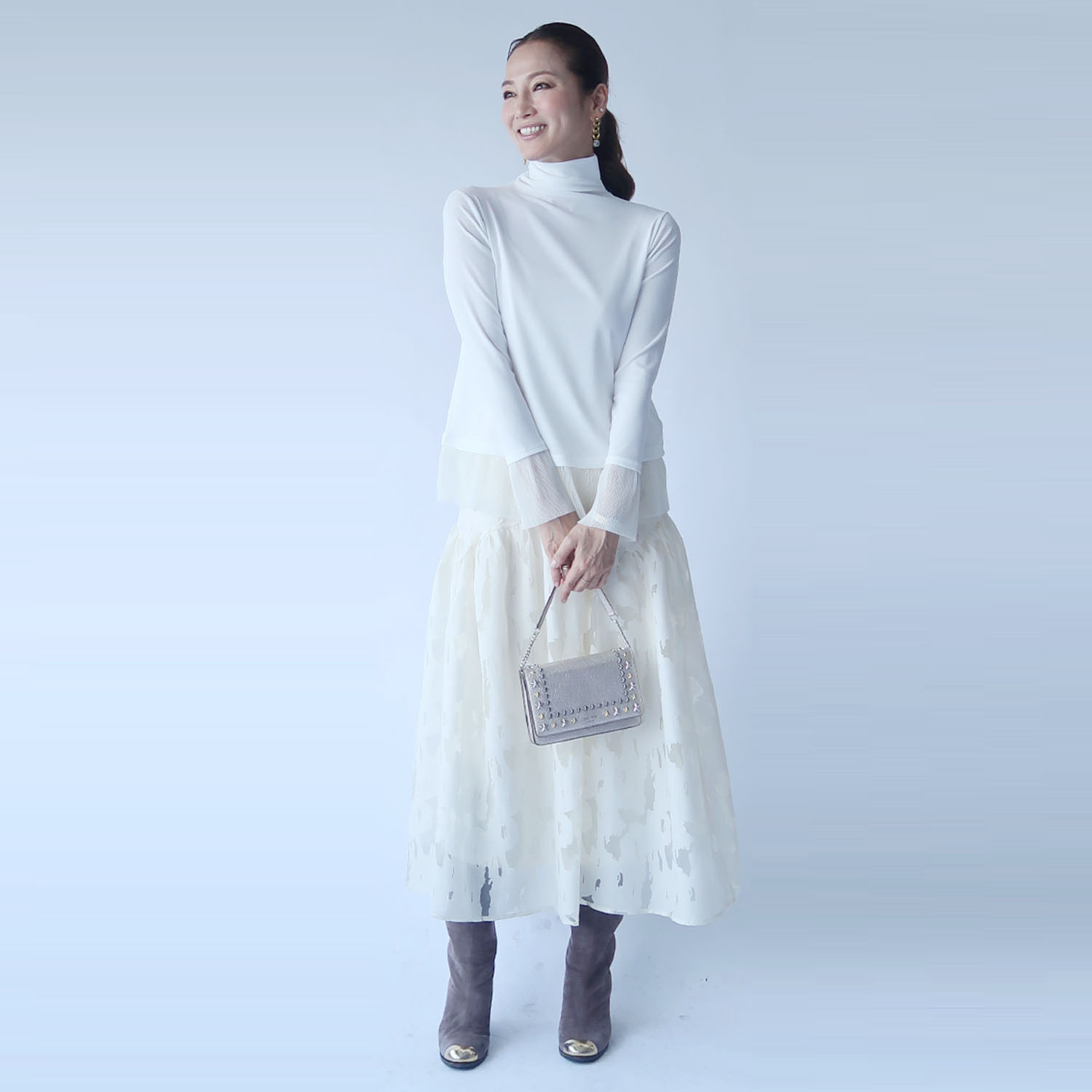 フーア ちら見せプリーツチュール ボトルネックプルオーバー